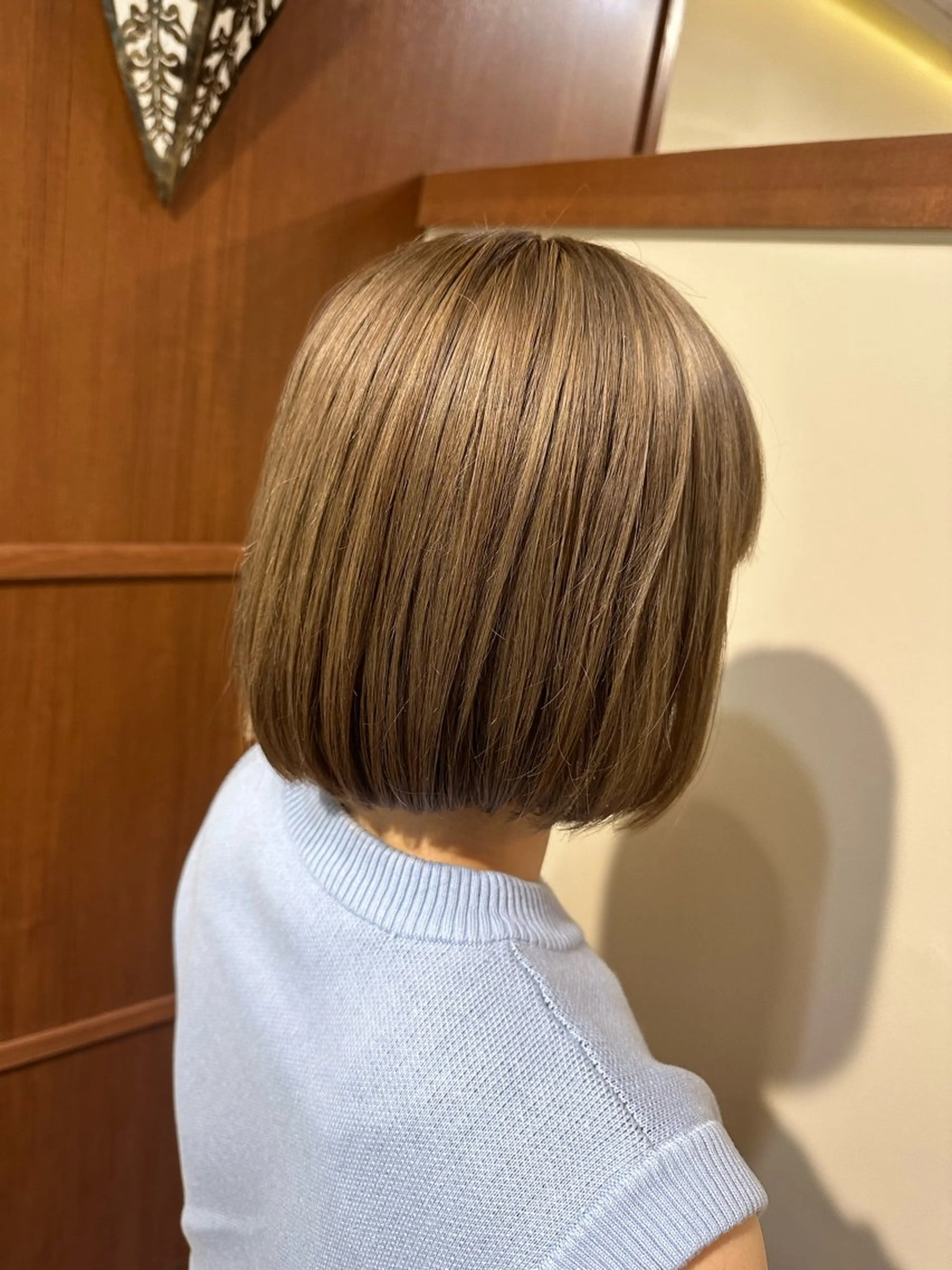 ショート カラー ブリーチ ヘアカラー トリートメント RINA .のヘアスタイル