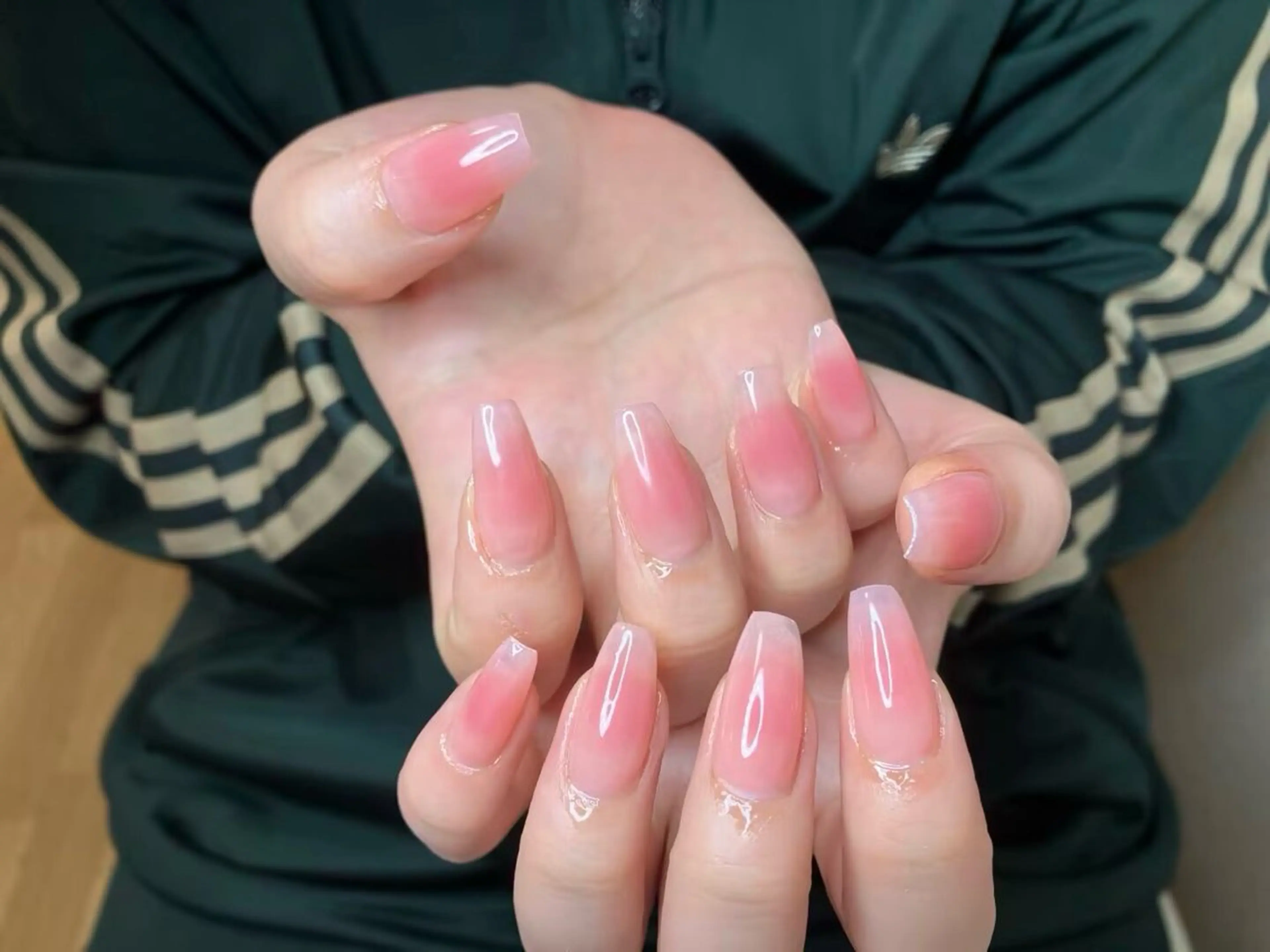 大人気❣️ワンホンチークネイル💅orカラグラ❤️ちゅるんネイルの写真