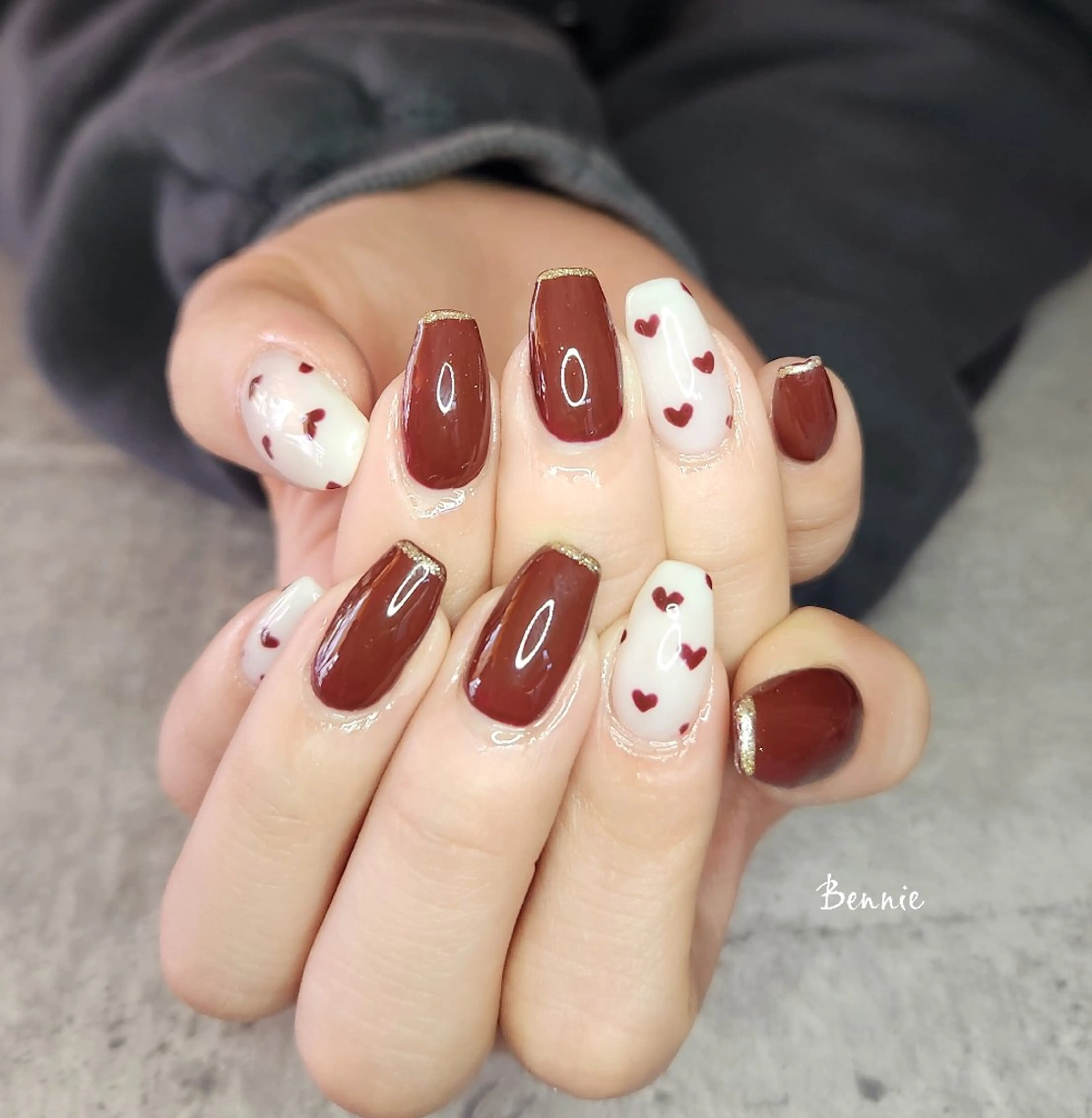 ネイル ボルドー ハート ラメ(グリッター) バレンタイン ホワイト ハンドネイル   BENNIEのネイルデザイン