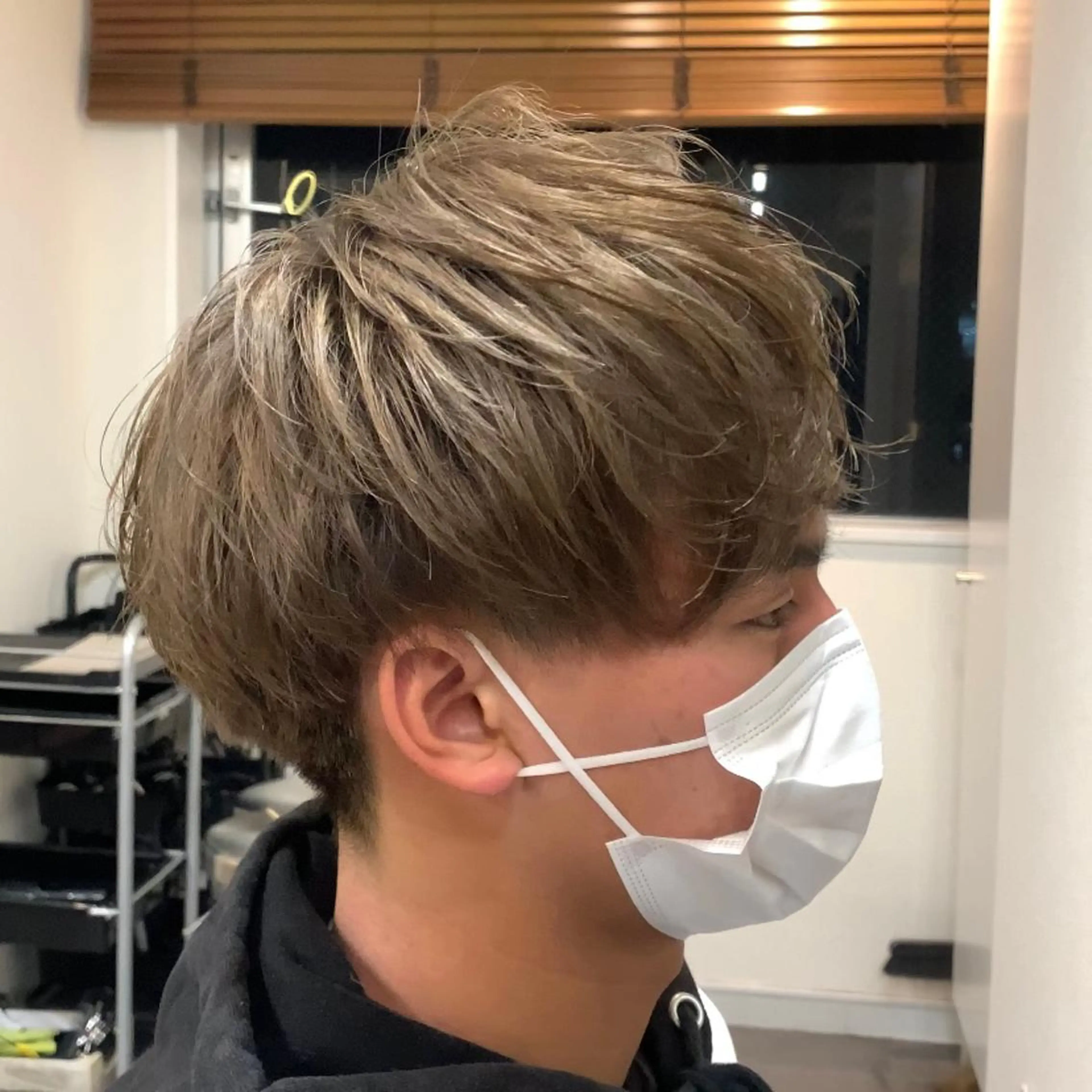 ショート カラー メンズ メンズブリーチ ベージュカラー ブリーチ カット ヘアカラー メンズ特化美容師/ 藤戸 椋のヘアスタイル