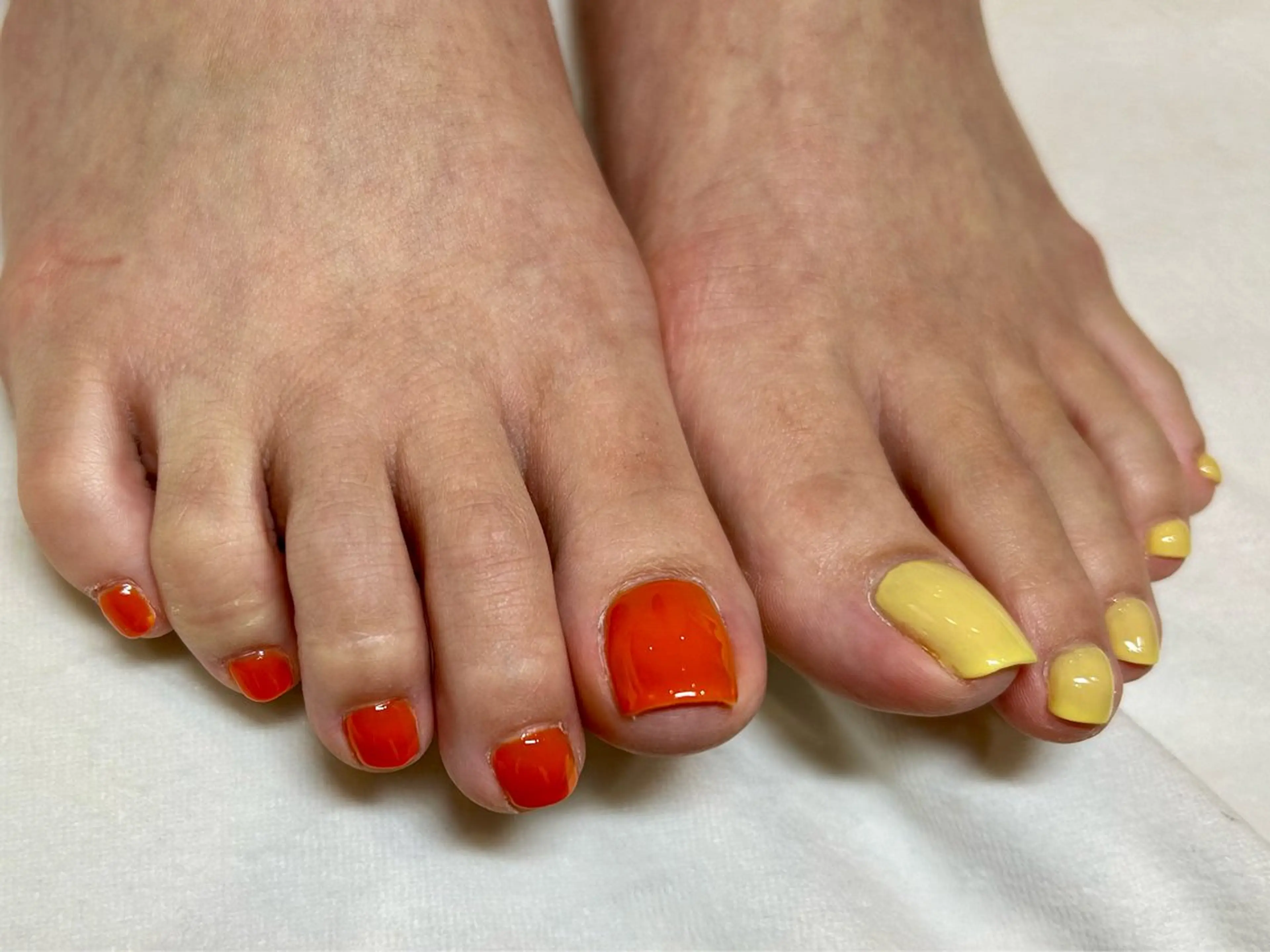 ネイル フットネイル ワンカラーネイル フットネイル REMIA 横須賀中央店所属・REMIA 羽鳥のネイルデザイン