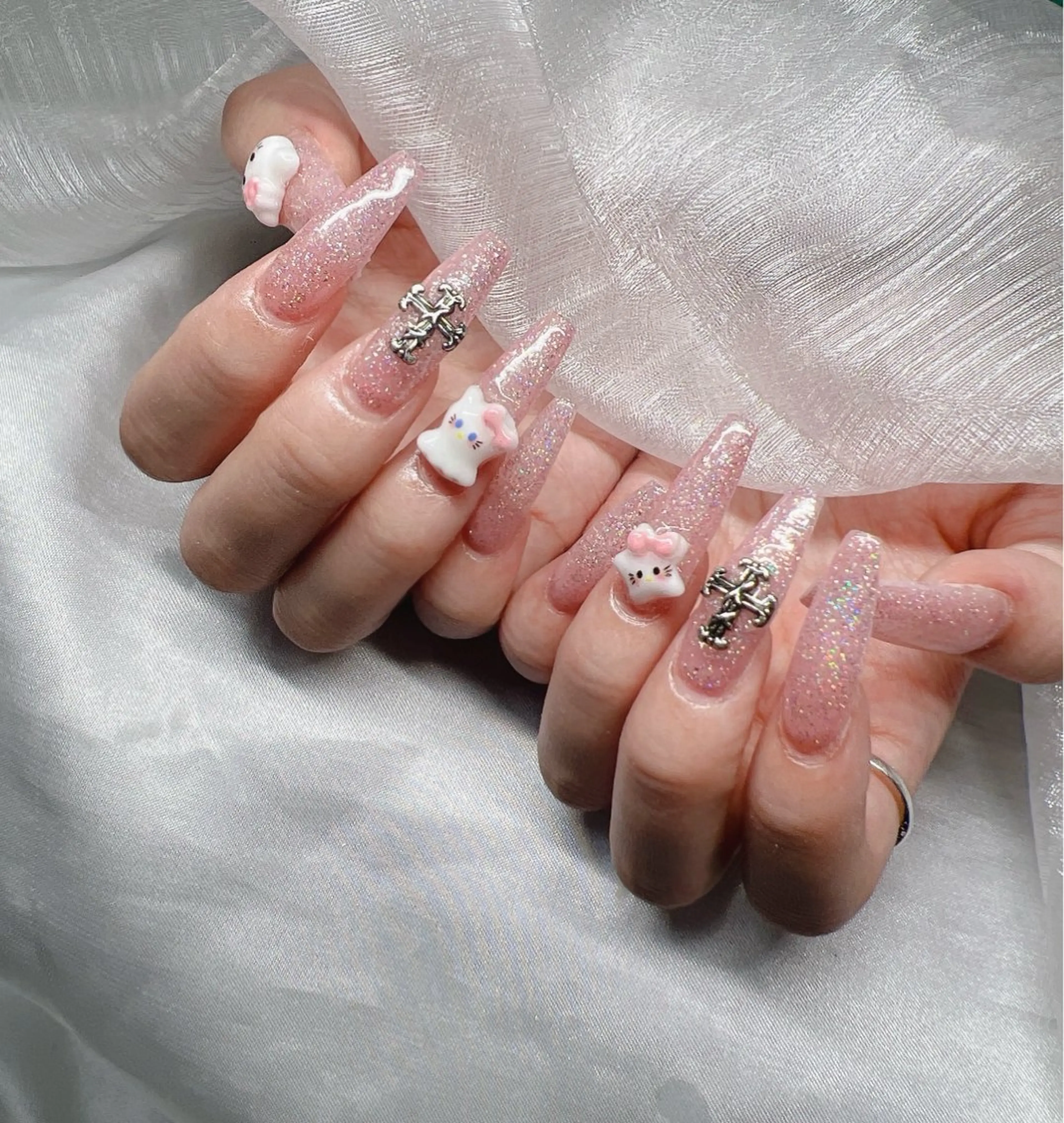 ネイル 長さ出し グラデーション 卒業式 キラキラネイル マグネットネイル ハンドネイル Lee Nailsのネイルデザイン