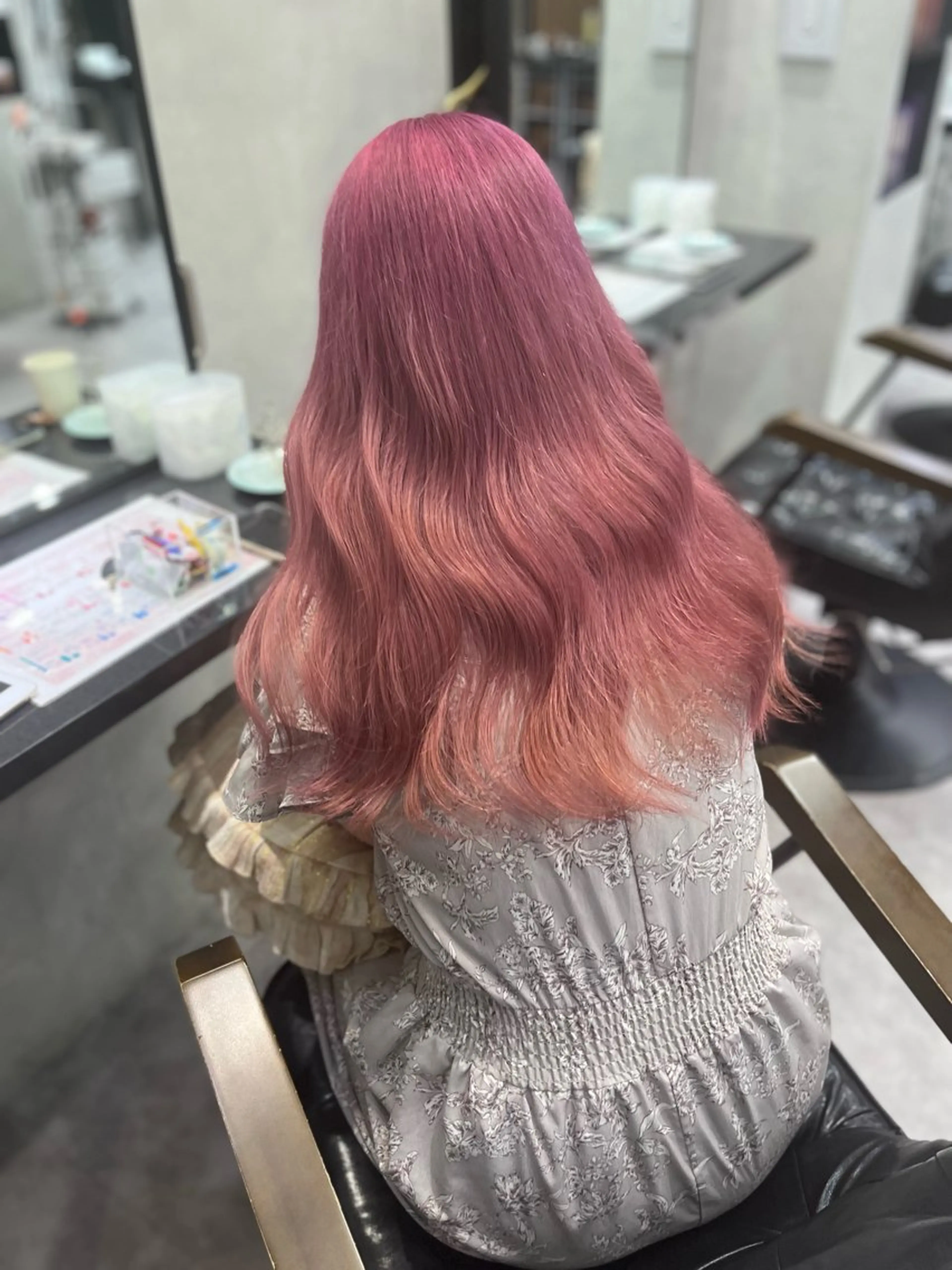 セミロング パープルカラー 濱川響太レディース カットモデルのヘアスタイル