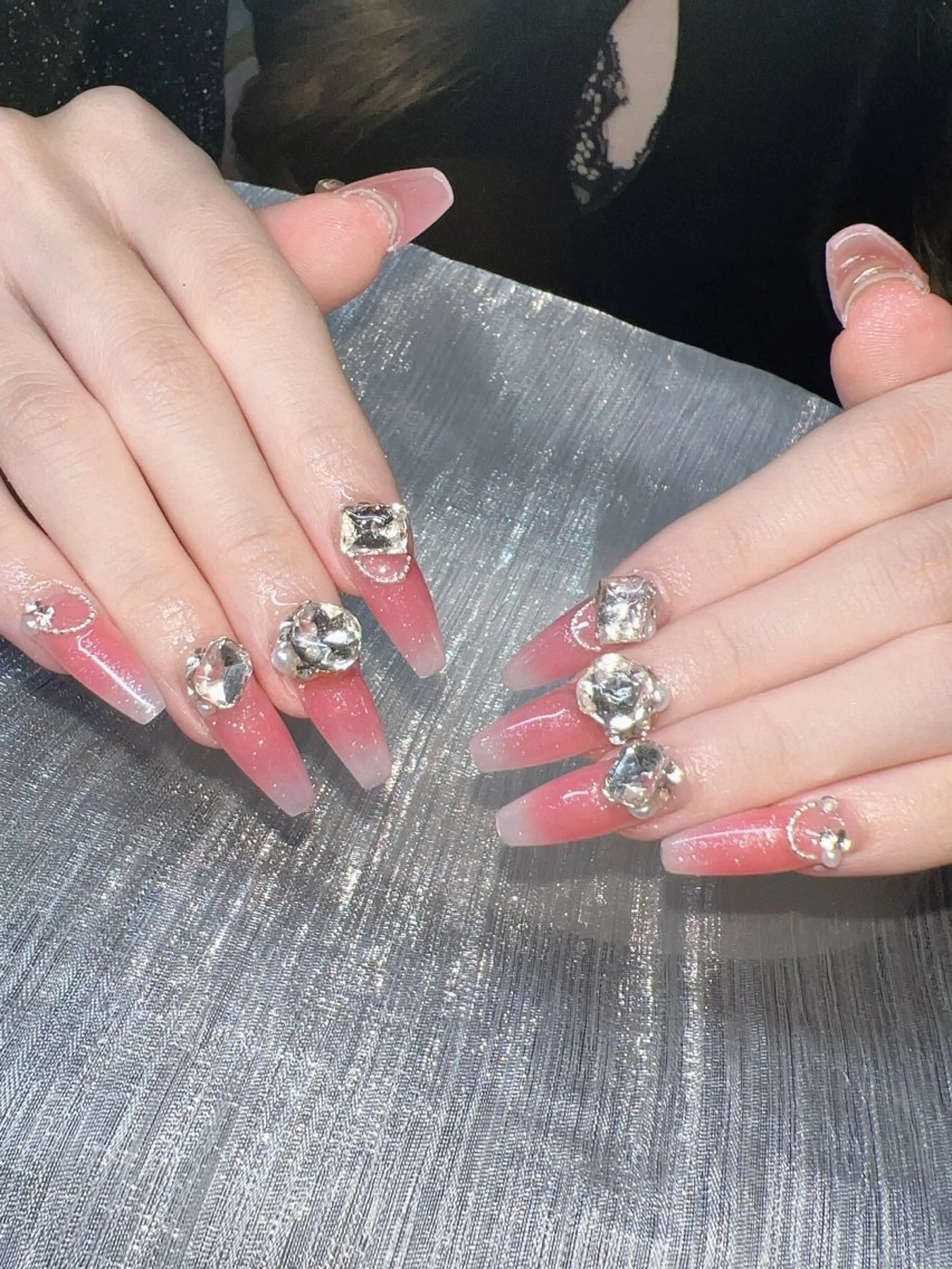 ネイル オーロラネイル チークネイル 長さ出し フットネイル フレンチネイル ハンドネイル Lee Nailsのネイルデザイン