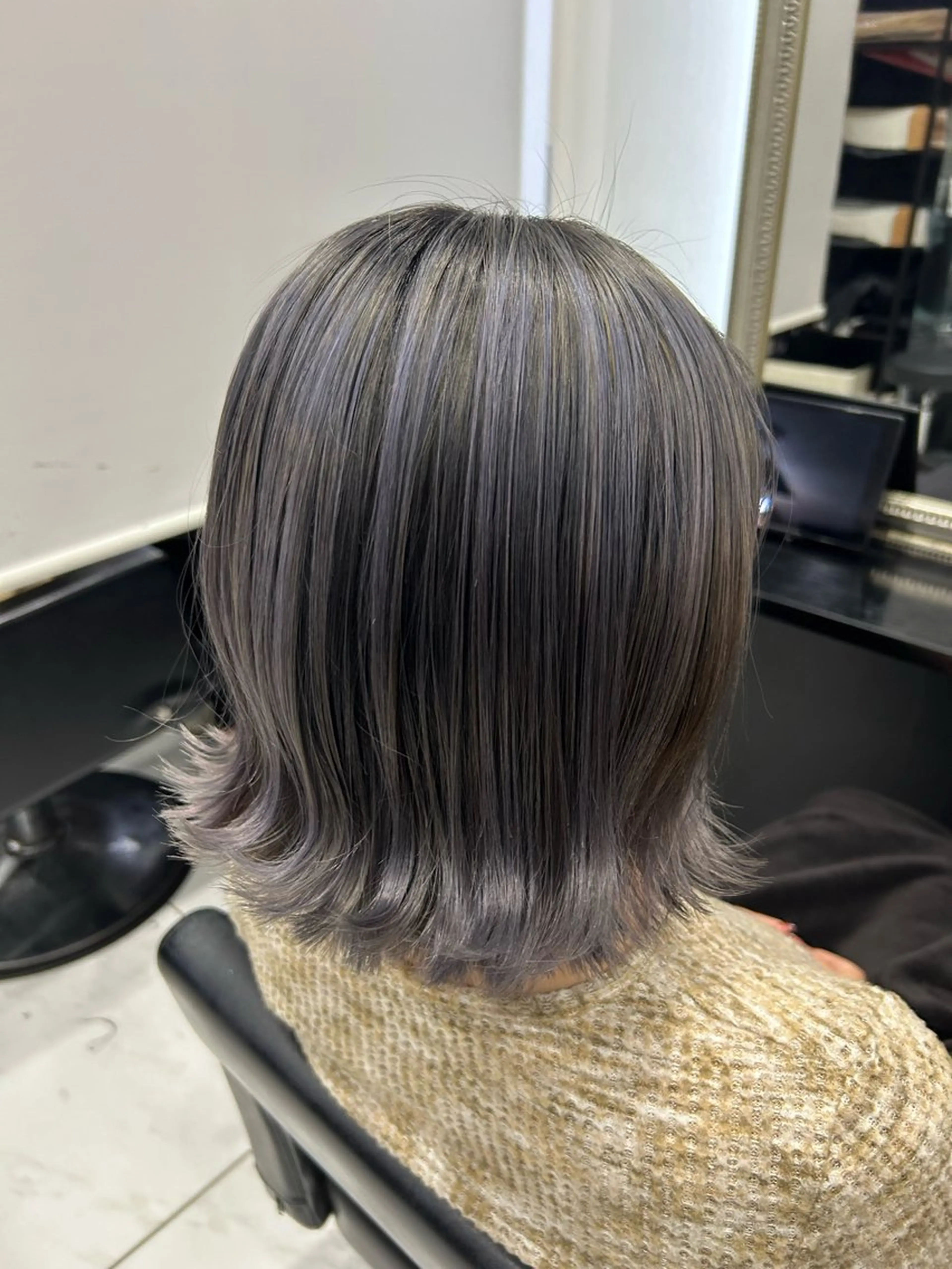 ショート カラー 長田 麻友子のヘアスタイル