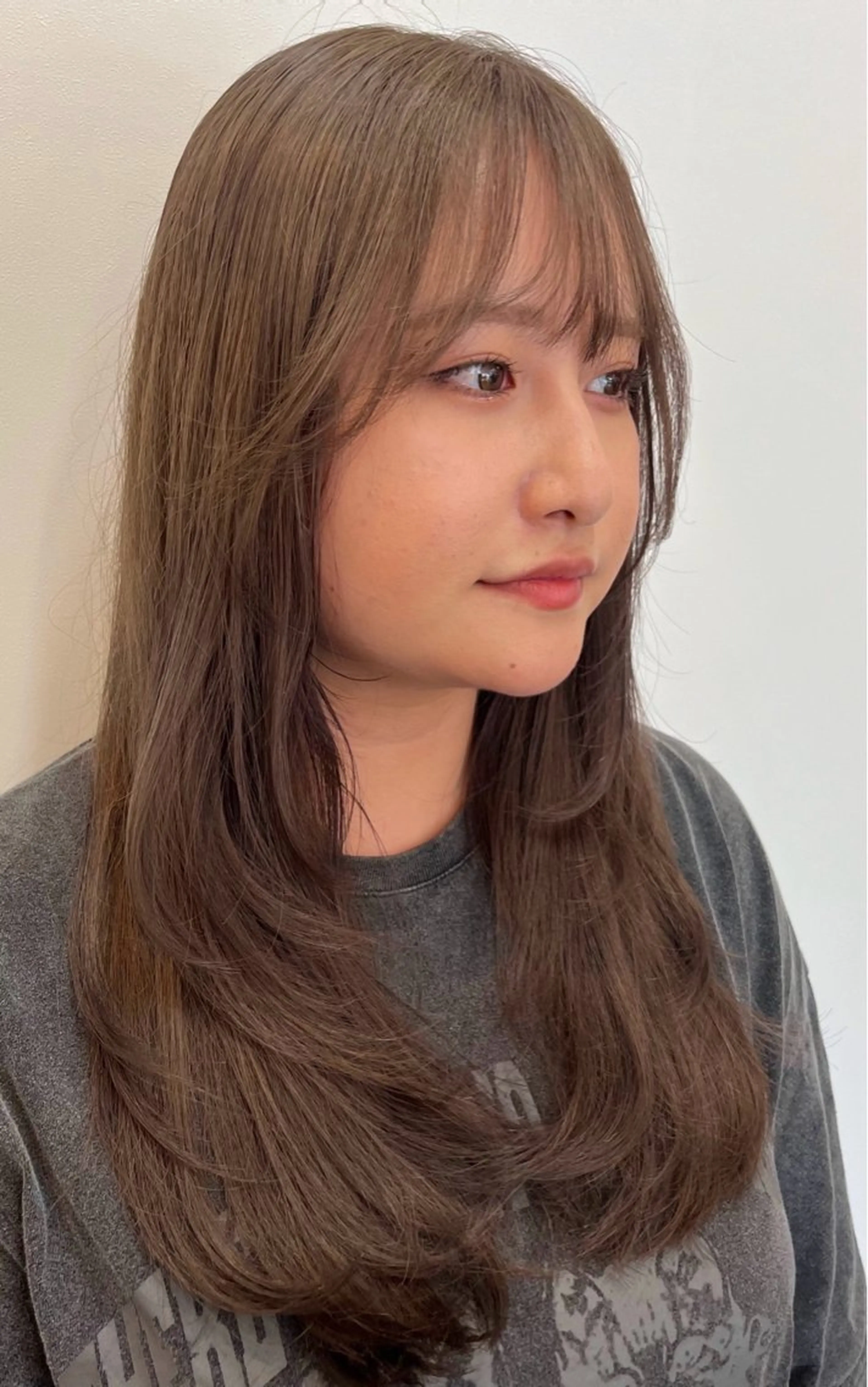 カラー Lin./ リズのヘアスタイル