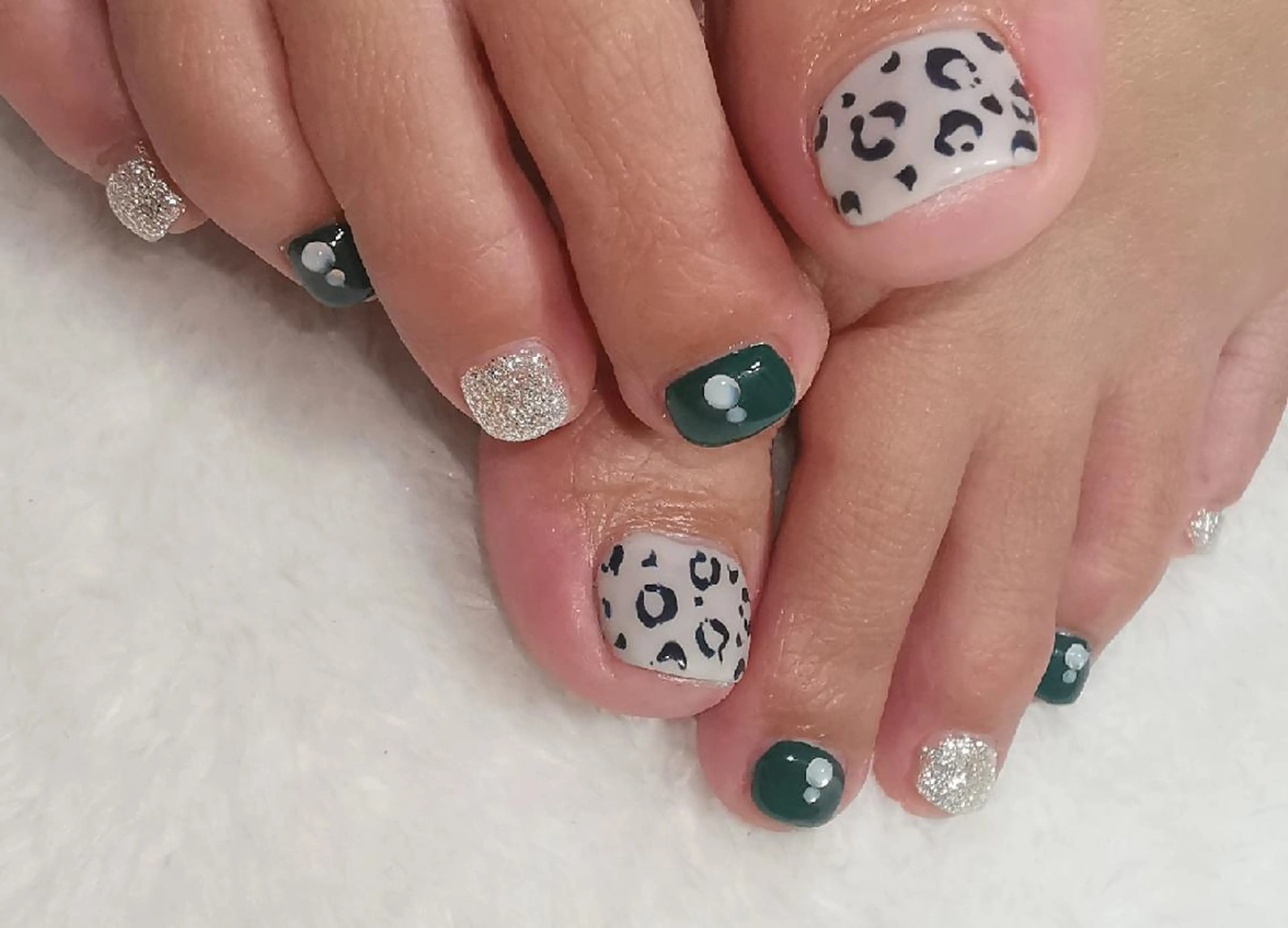 ネイル アニマル柄 フットネイル reve あやののネイルデザイン