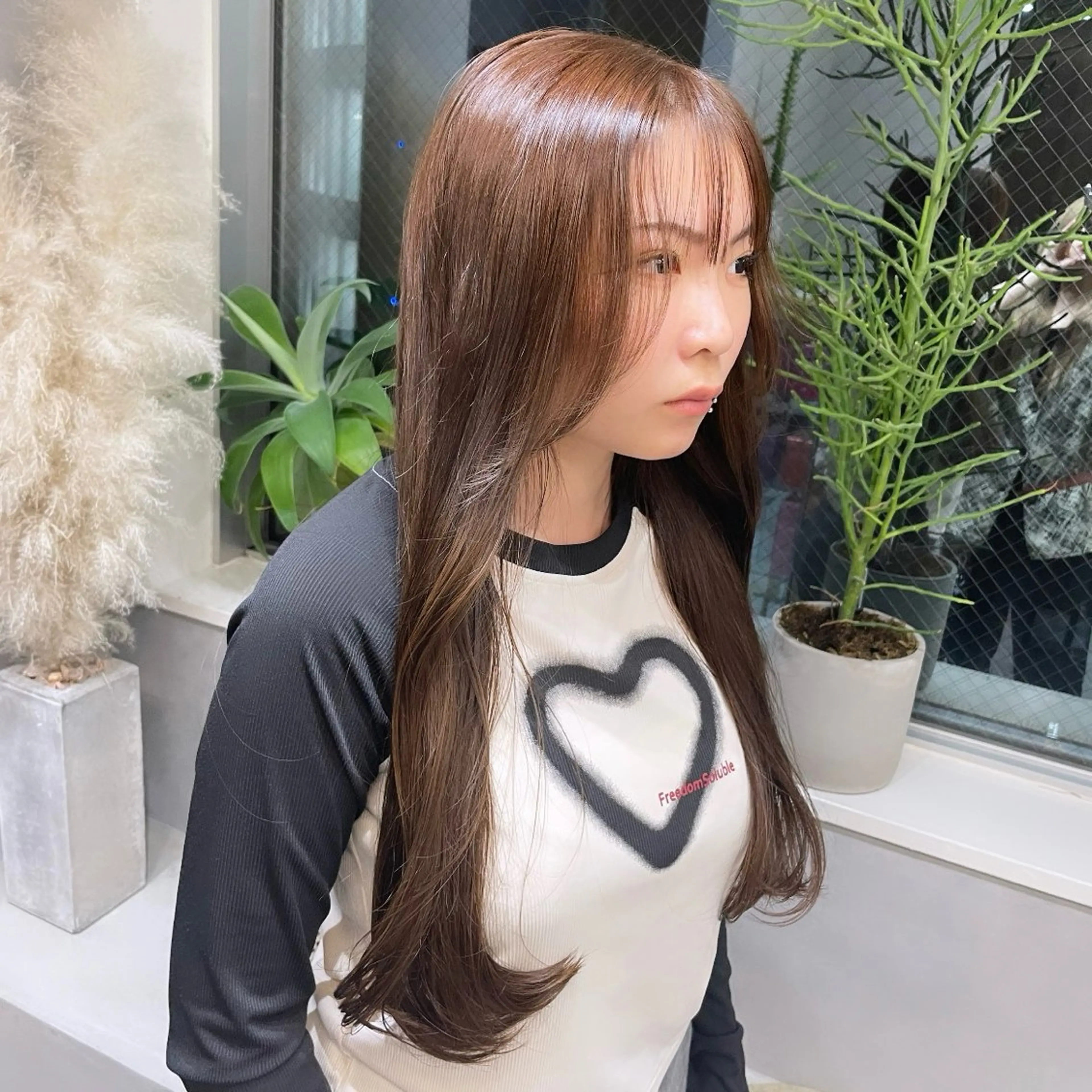 ロング カラー ベージュカラー ブリーチ 透明感カラー ココアベージュ ブリーチなしカラー ヘアカラー Rui/透明感カラー 暖色/レイヤーカットのヘアスタイル