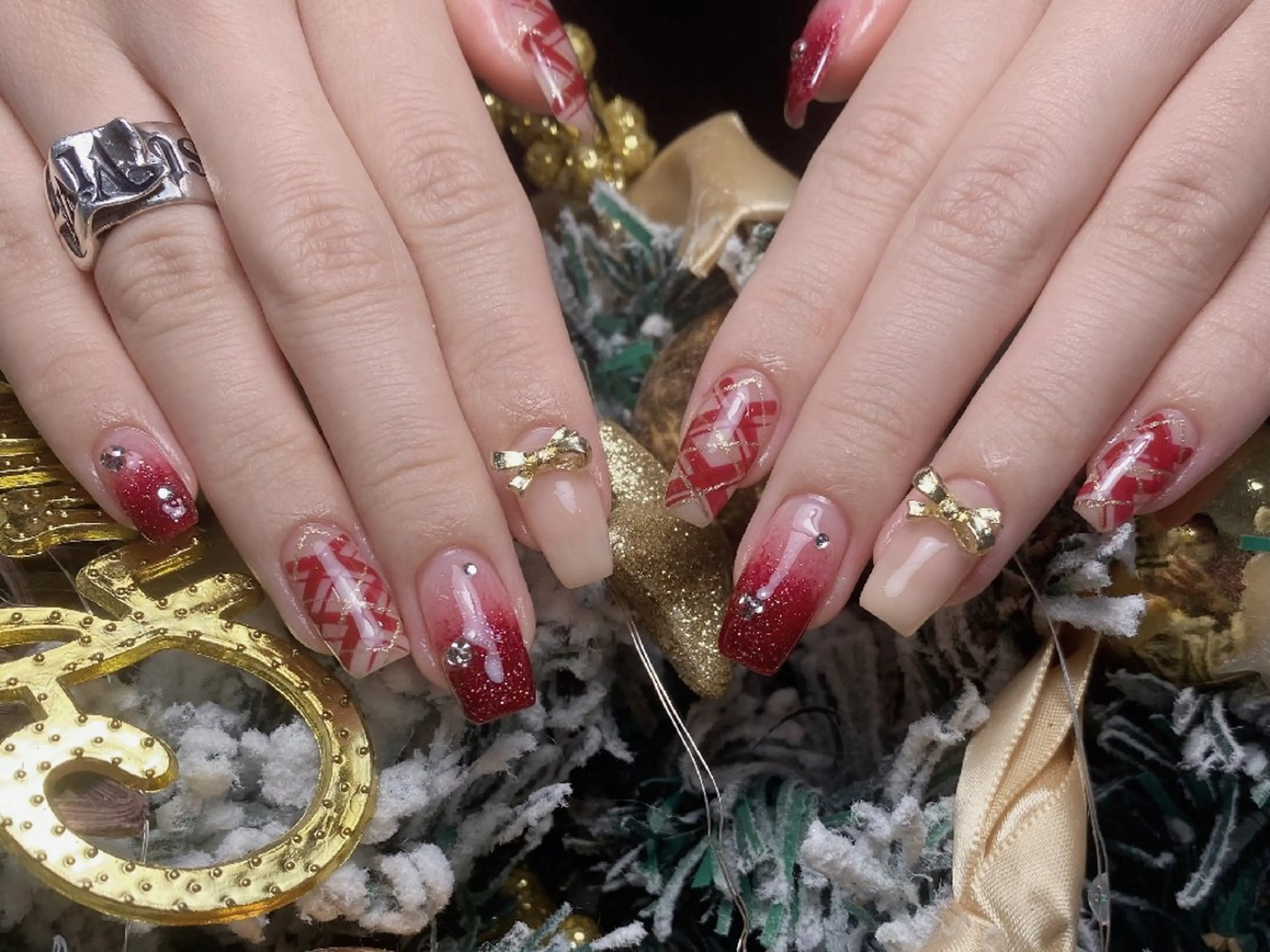 ネイル チークネイル フレンチネイル ジェルネイル ガラスフレンチ キラキラネイル ハンドネイル UM Nail Salonのネイルデザイン