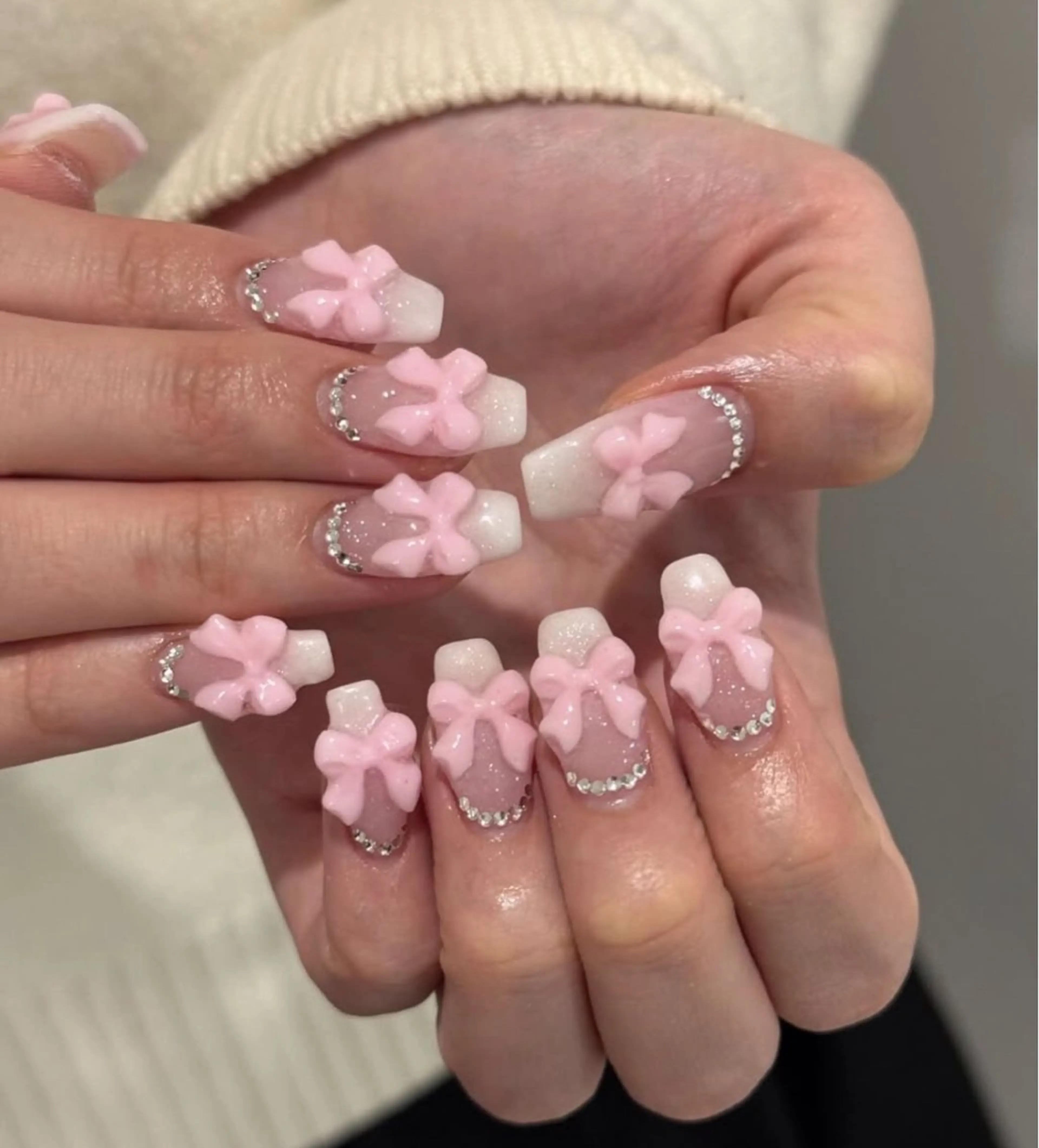 ネイル 長さ出し グラデーション キラキラネイル 韓国ネイル ラメ(グリッター) ハンドネイル ハンドケア Chisa Nail Studio所属・チ サのネイルデザイン