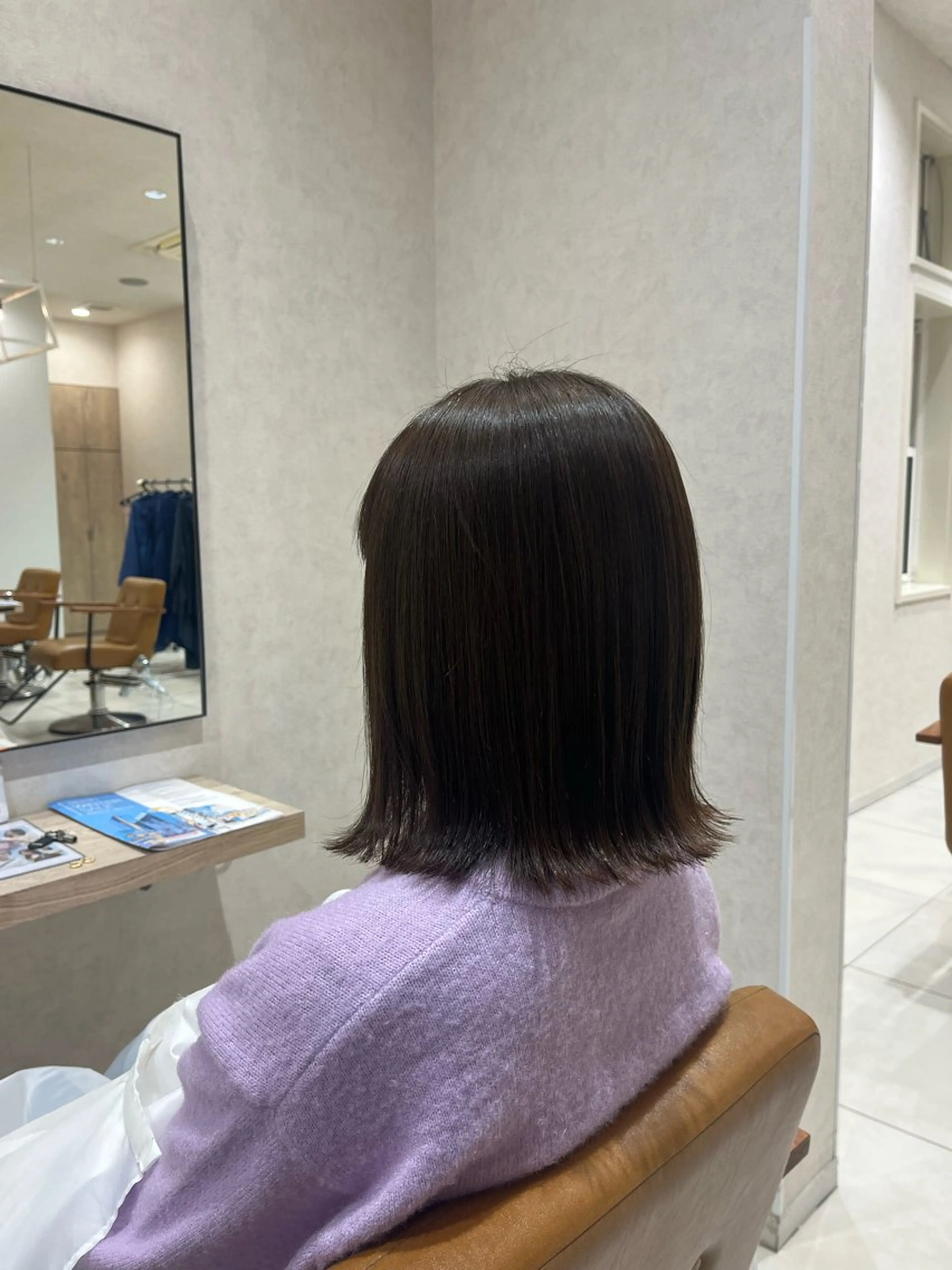 ショート カラー オリーブカラー ボブ 外ハネヘア トリートメント moe|透明感カラー ×似合わせカットのヘアスタイル