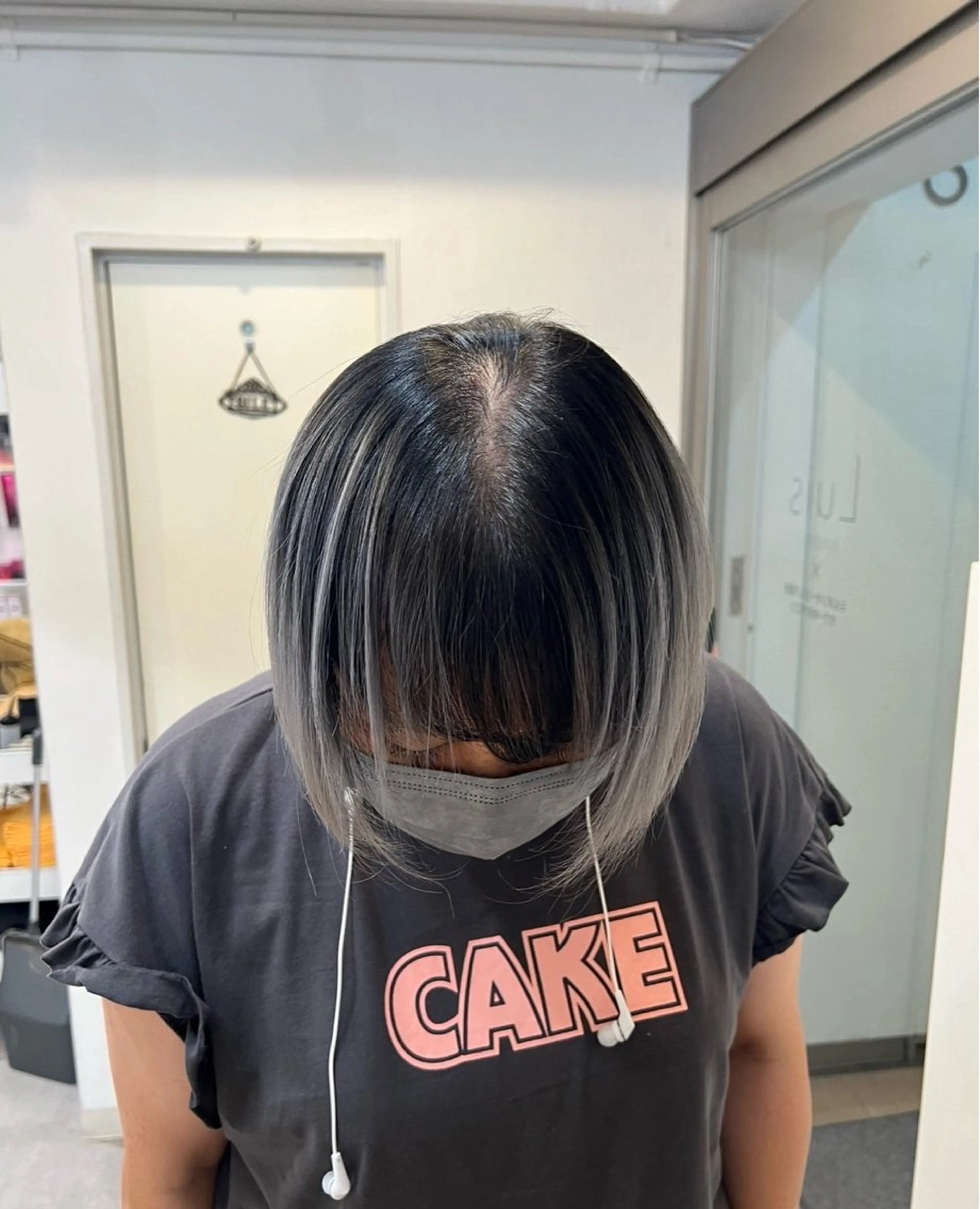 ショート カラー バレイヤージュ シルバー ホワイトシルバー レイヤーカット ヘアカラー トリートメント ROBIN所属・指名数No.1 /NAOYAのヘアスタイル