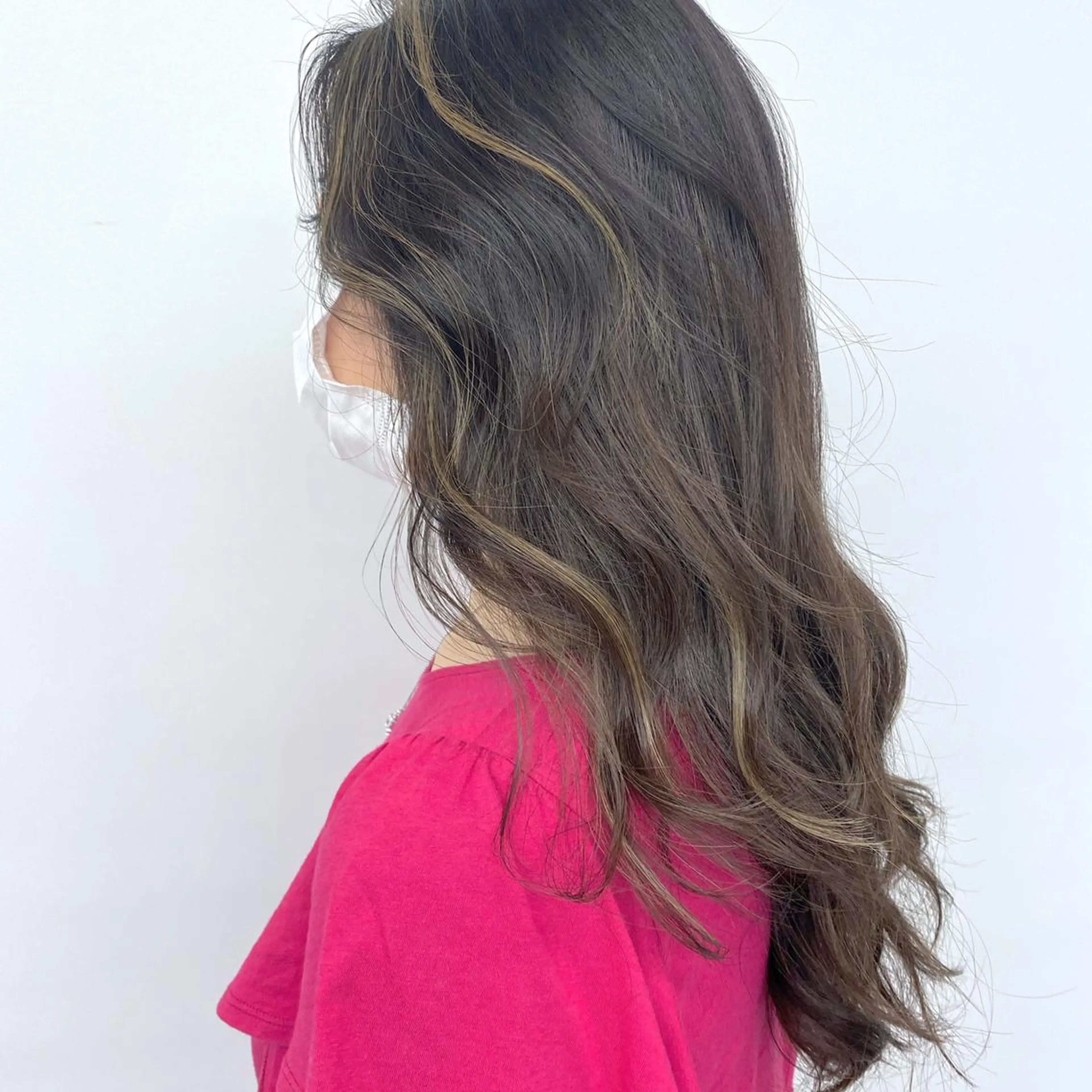 ロング カラー 透明感カラー🩶 韓国レイヤー🩶結華のヘアスタイル