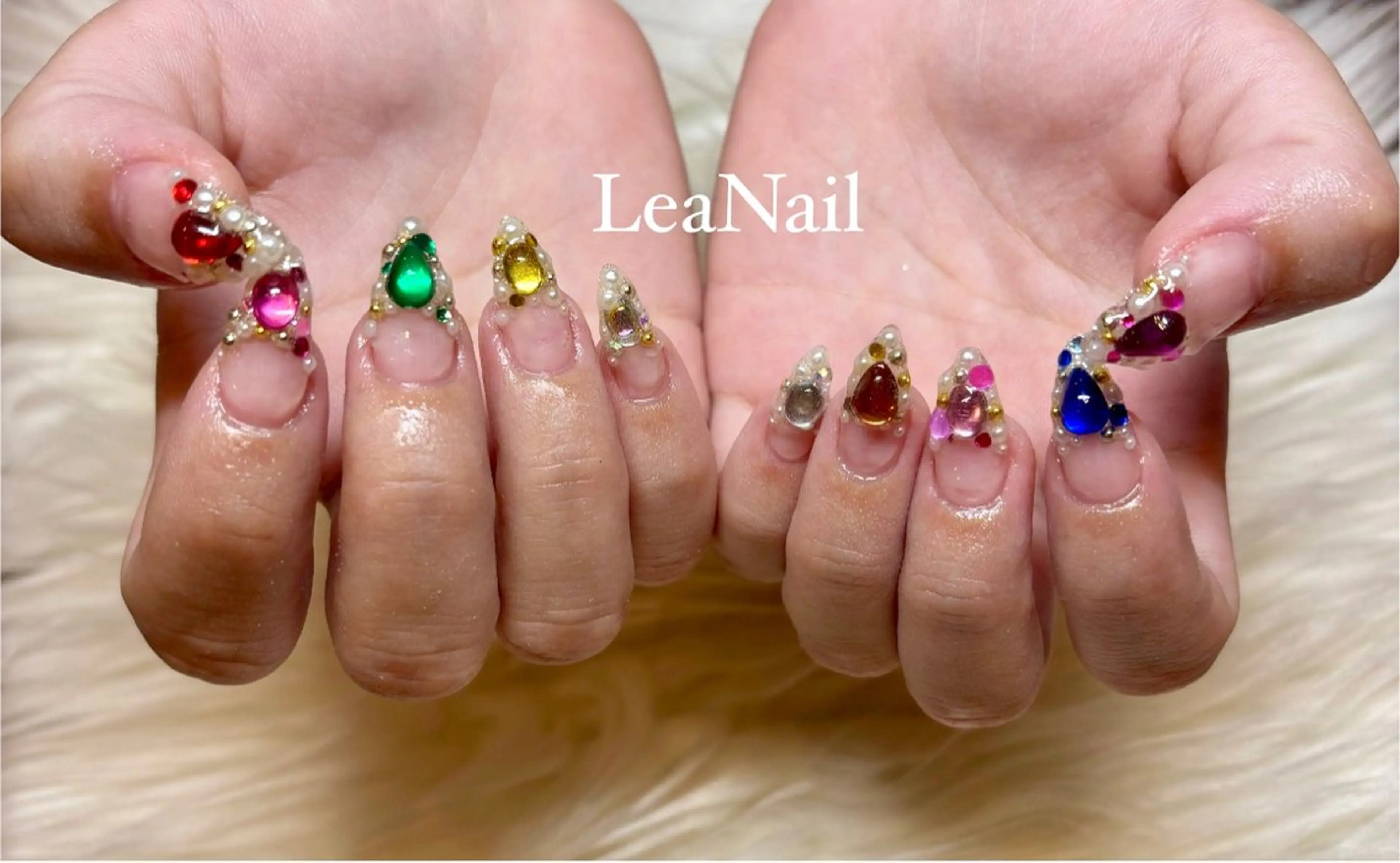 ネイル ストーンネイル Lea Nailのネイルデザイン