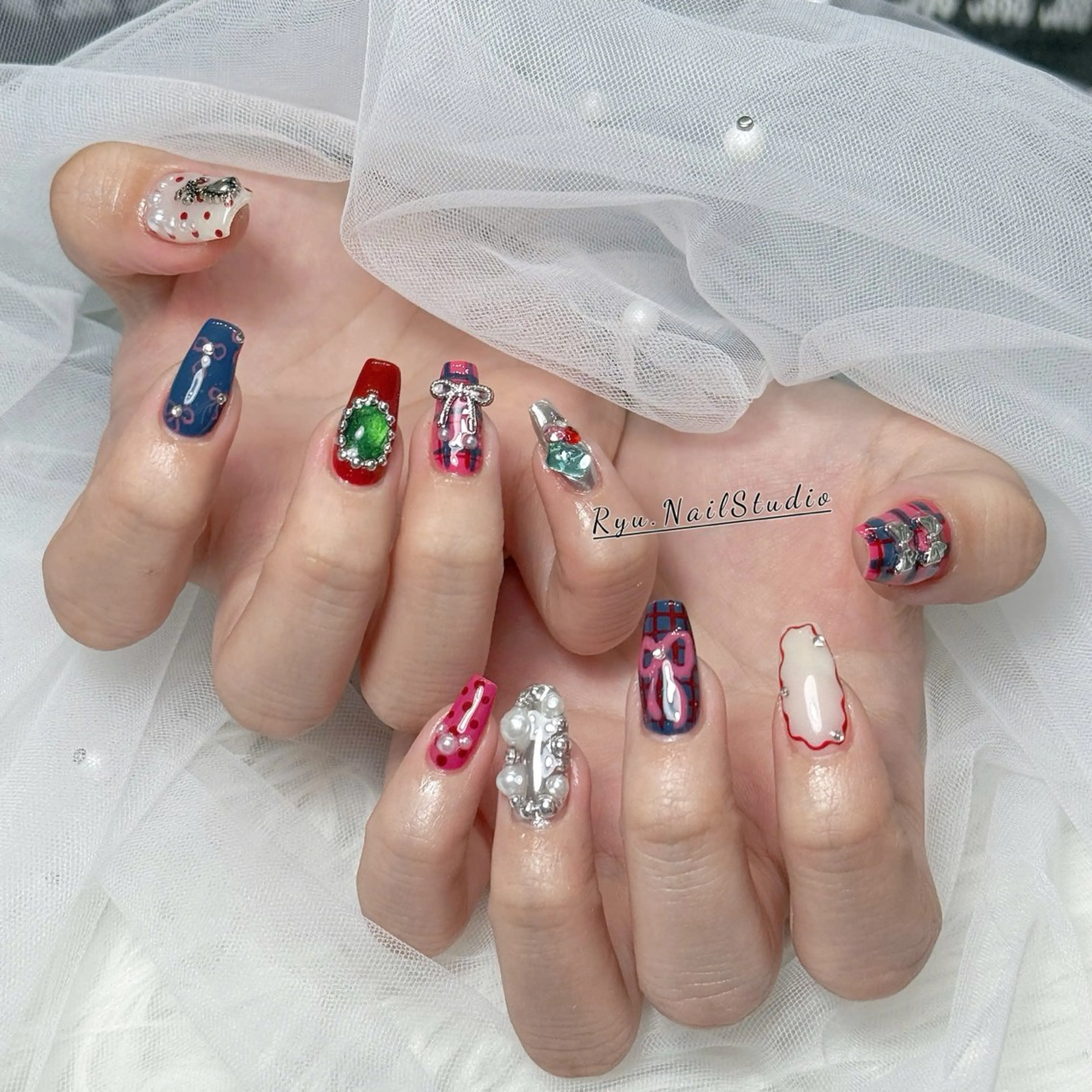 ネイル アートネイル ジェルネイル マグネットネイル ニュアンスネイル シンプルネイル ハンドネイル Ryunail所属・Ryu Nail NekoChanのネイルデザイン