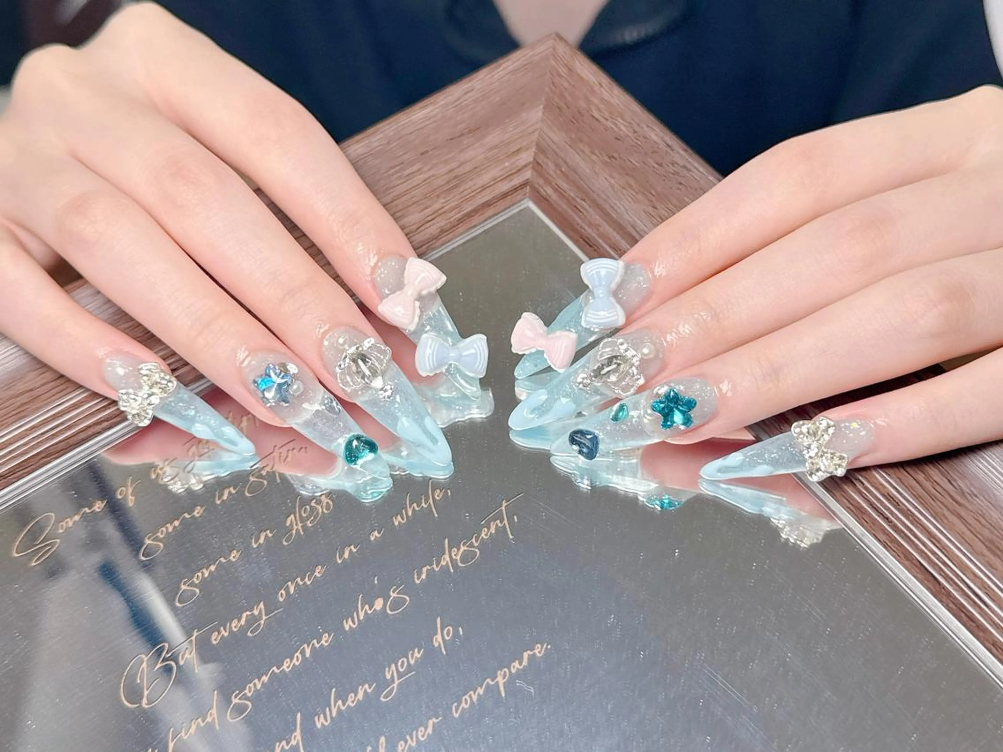 ネイル カジュアル チークネイル フレンチネイル ジェルネイル ガーリー ハンドネイル ハンドケア 🎀も ものネイルデザイン