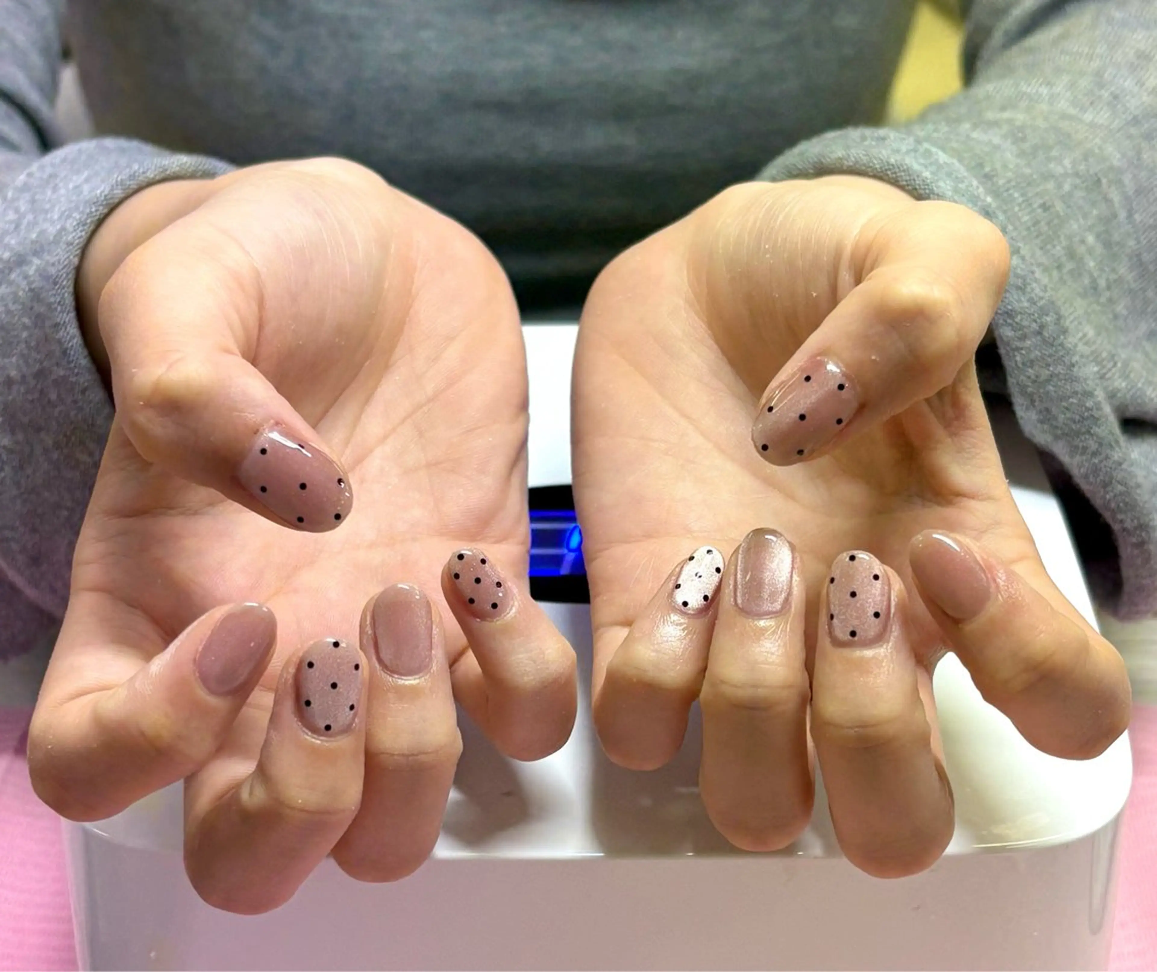 ネイル ホログラムネイル マグネットネイル TRU NAIL&EYE 本厚木店所属・TRU ヒナのネイルデザイン