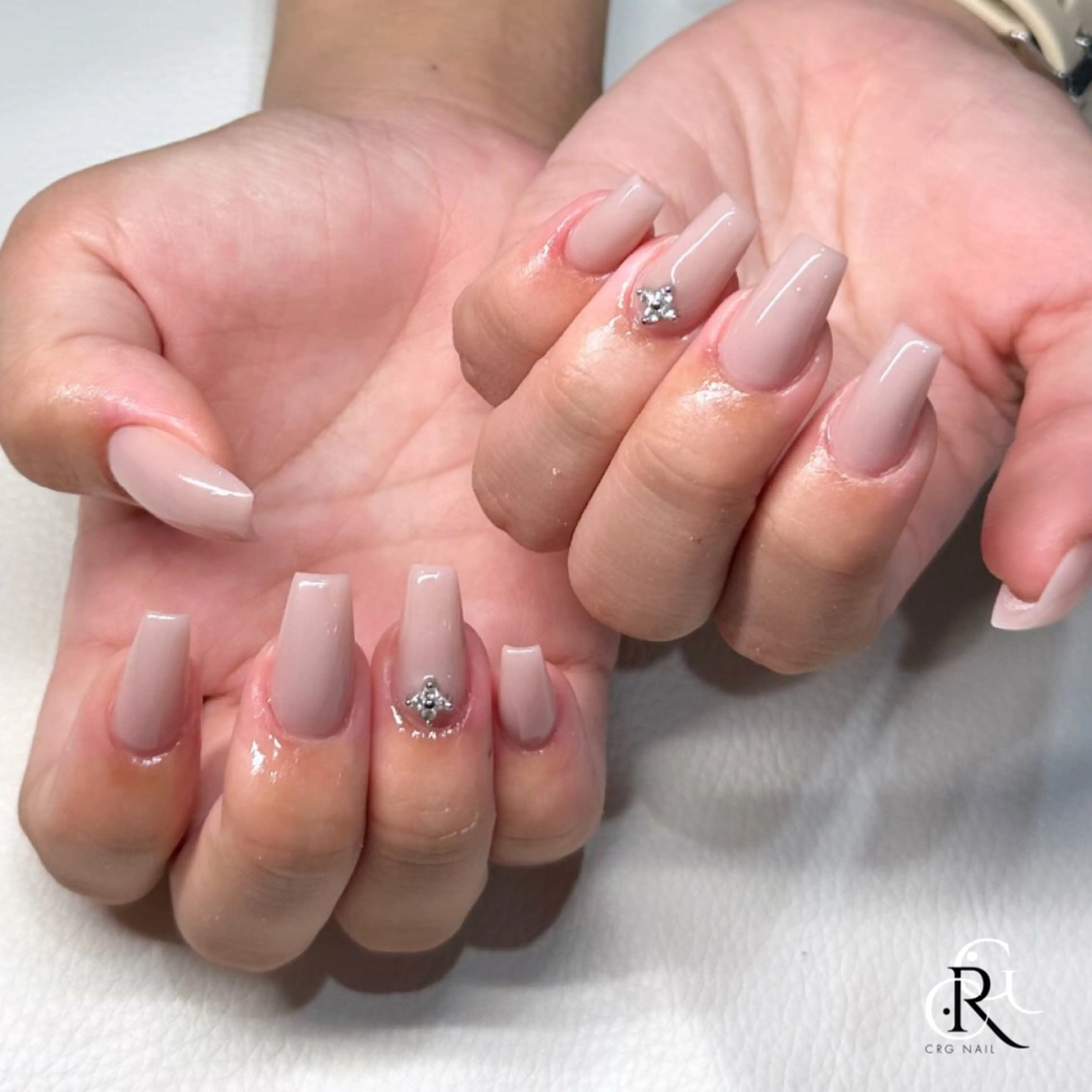 ネイル ピンク シンプルネイル ハンドネイル 美フォルム✨ CRG　RURIのネイルデザイン