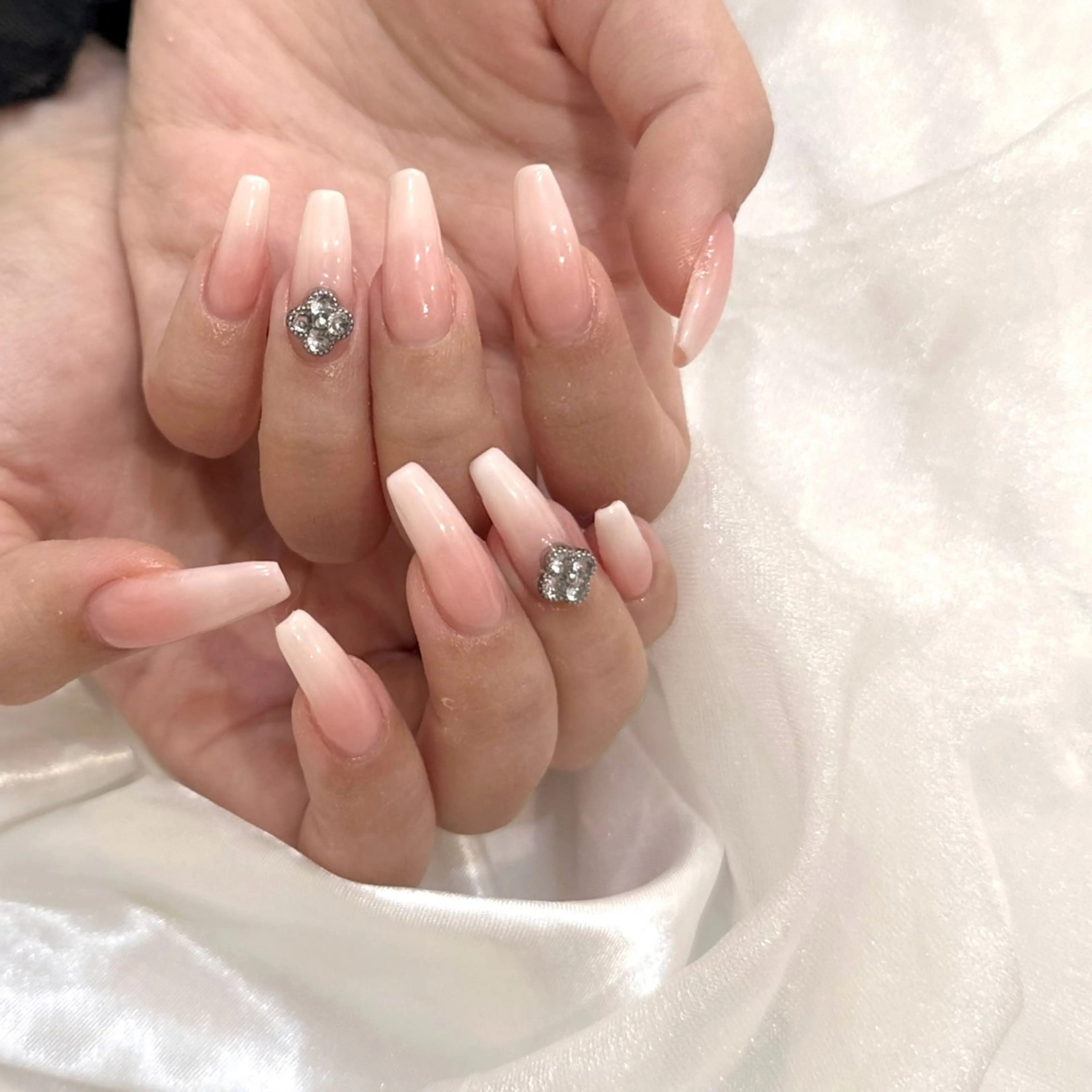 ネイル ハンドネイル ハンドケア SARA ♥のネイルデザイン