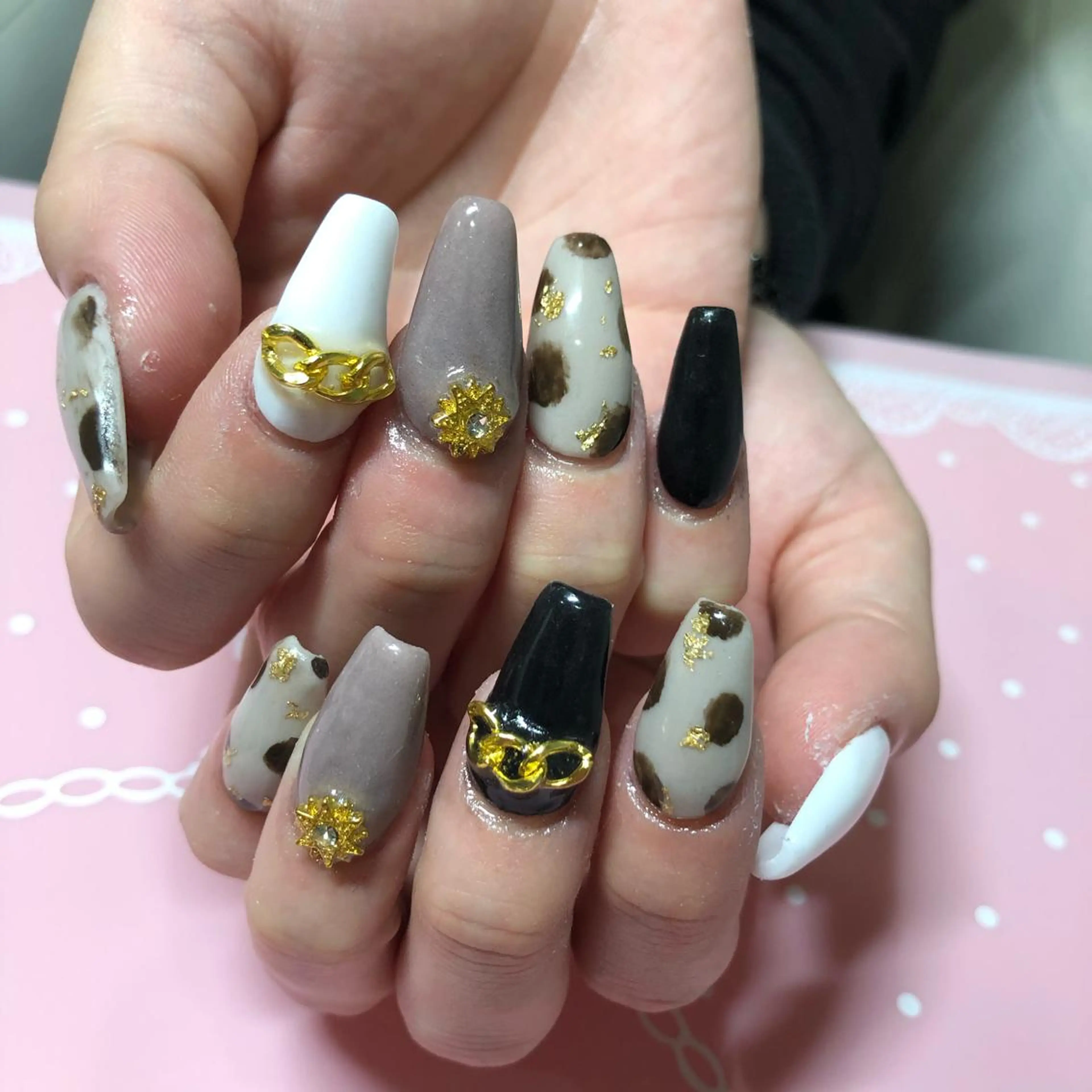ミディアム ネイル ハンドネイル 《LB》ラブリエ Nail&eyeのマツエク・マツパデザイン