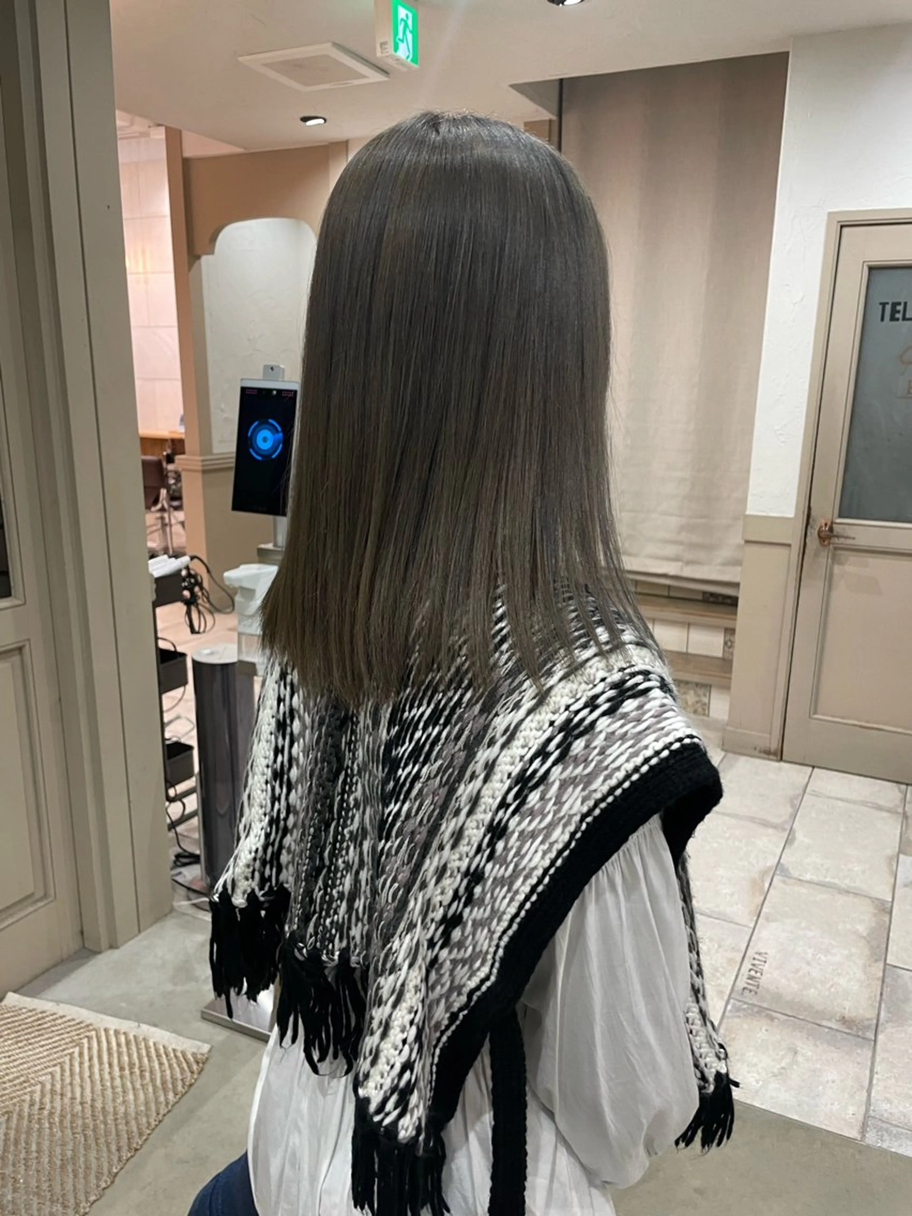 セミロング ami 大人モテ/レイヤーのヘアスタイル