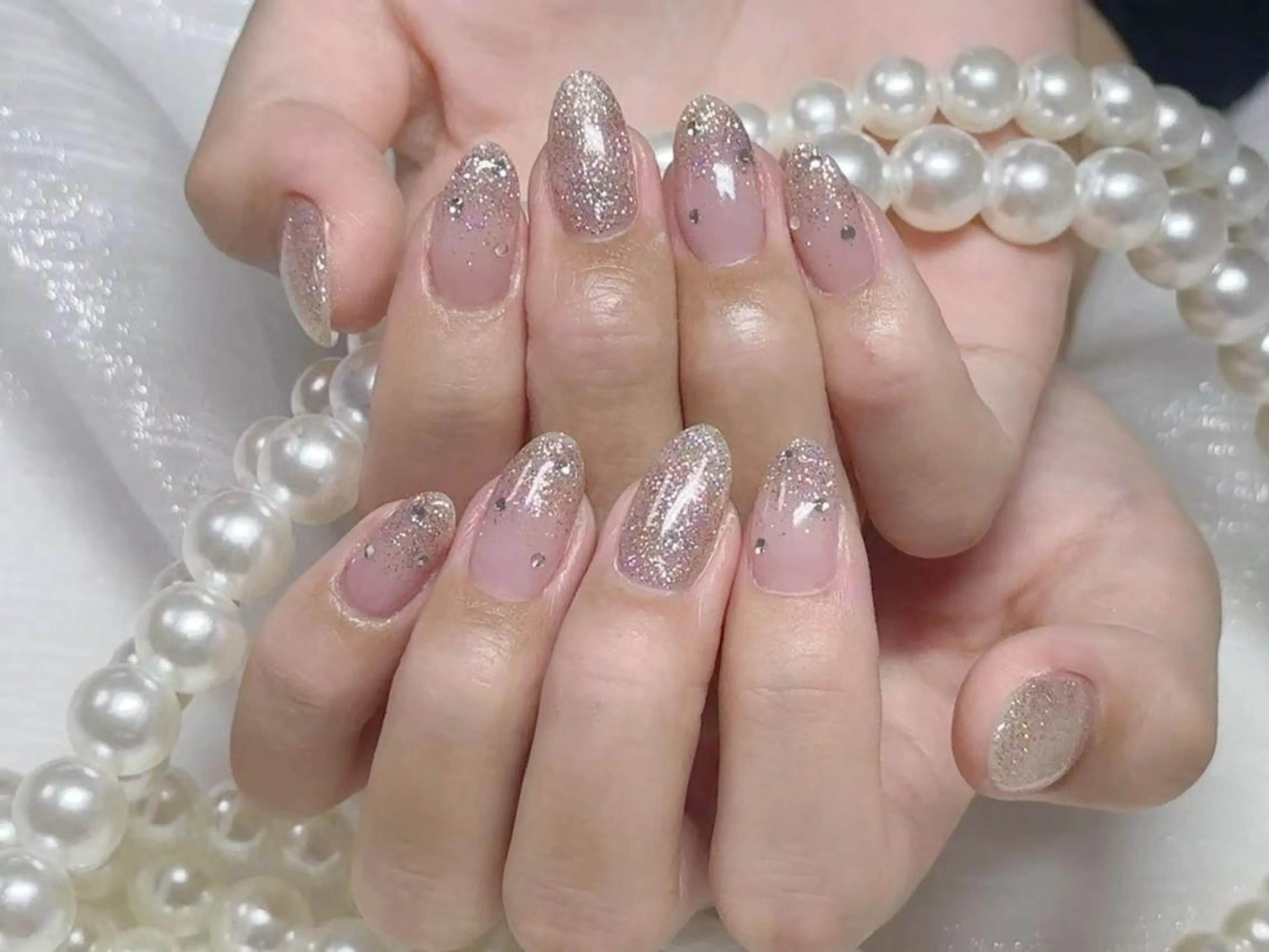 ネイル オーロラネイル 長さ出し フレンチネイル ガーリー キラキラネイル ハンドネイル Ru na🍳のネイルデザイン