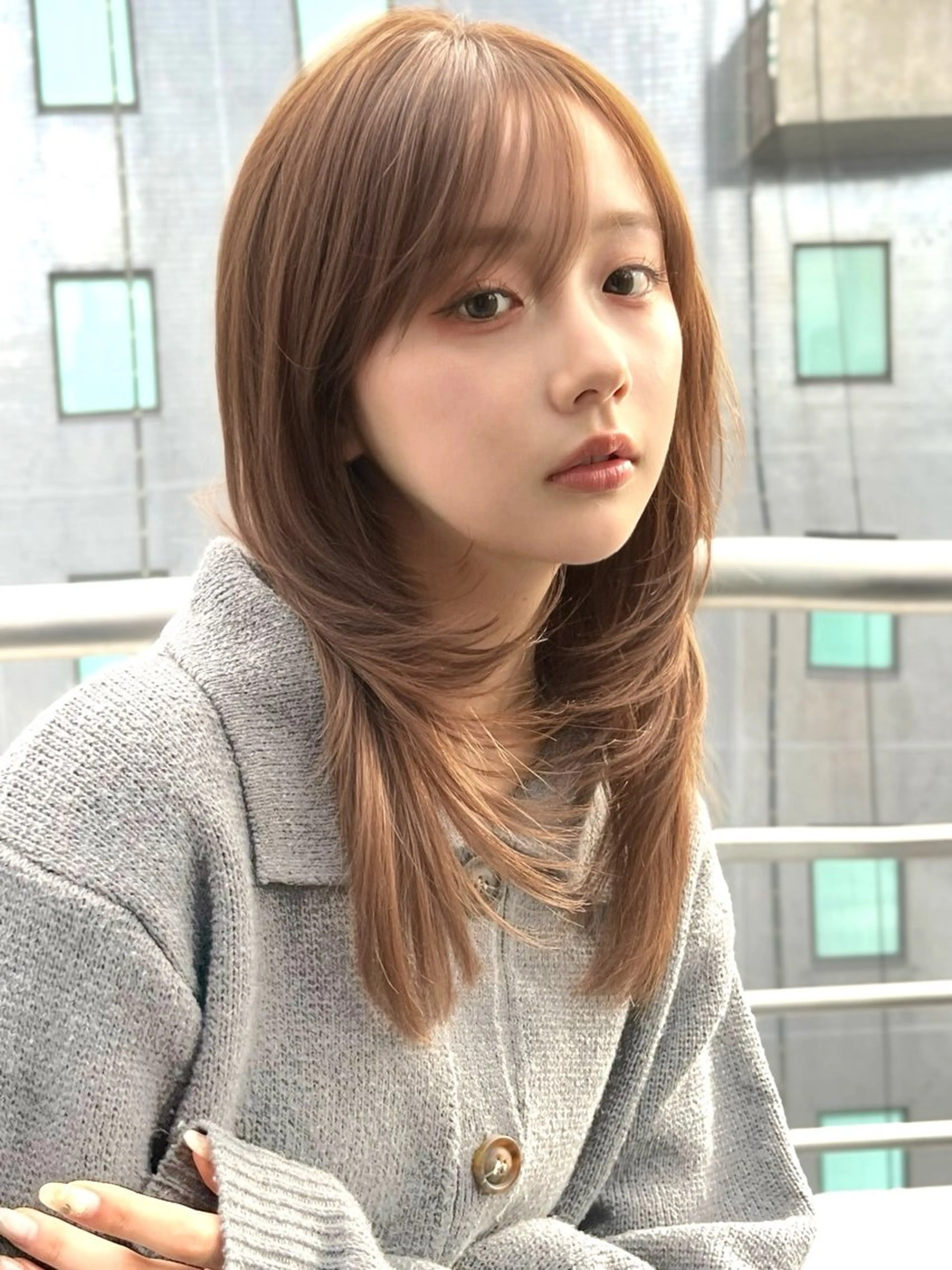 セミロング カラー 顔まわりレイヤー ハイレイヤー 韓国風ヘア レイヤーカット 小顔カット カット ヘアカラー トリートメント ヘッドスパ 透明感カラー✨🩵 韓国ヘアkanatoのヘアスタイル