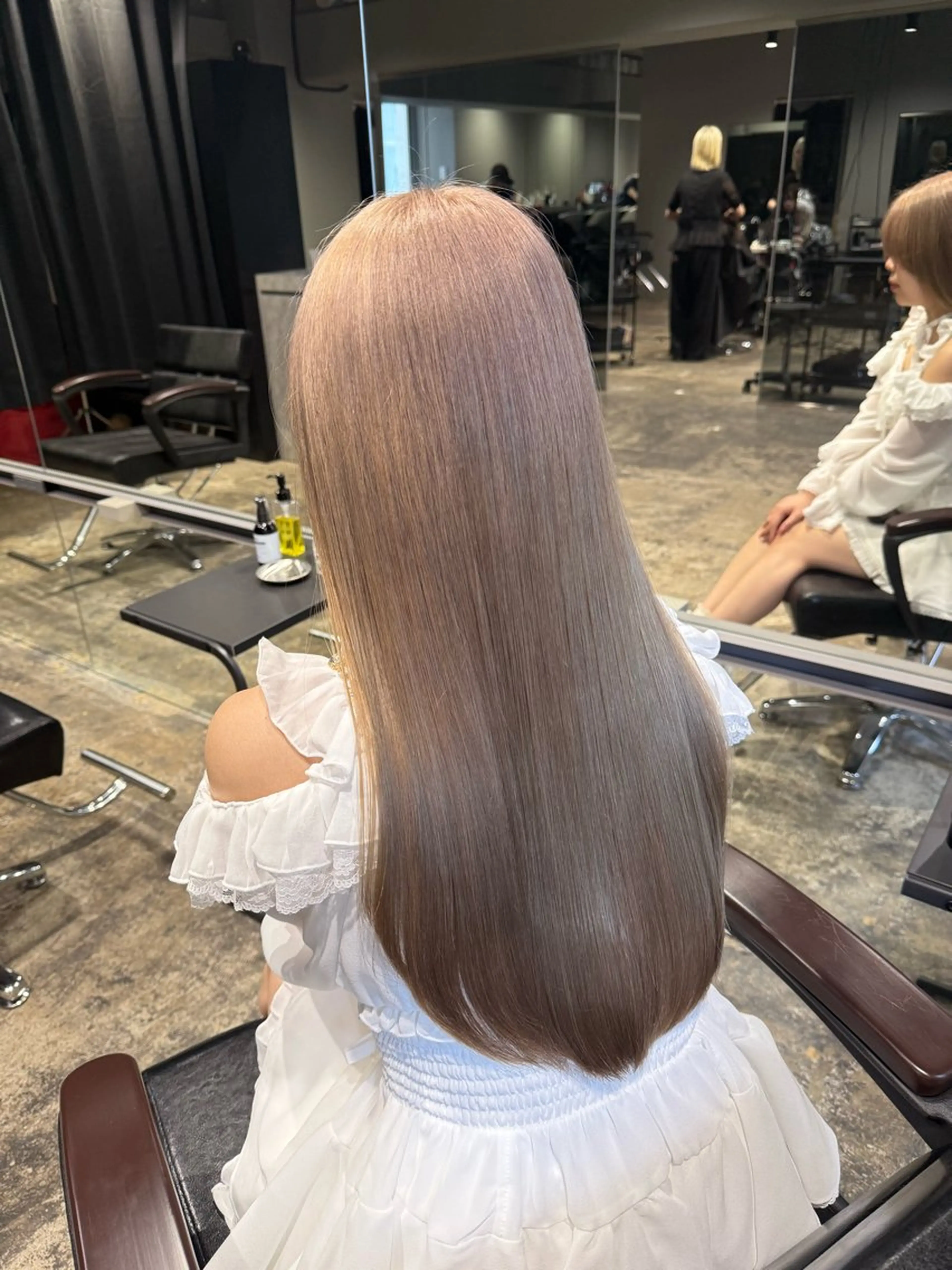 ロング カラー ブリーチ グレージュ カット ヘアカラー トリートメント ヘアセット 高橋大樹/グレージュ /ベージュ/美髪のヘアスタイル