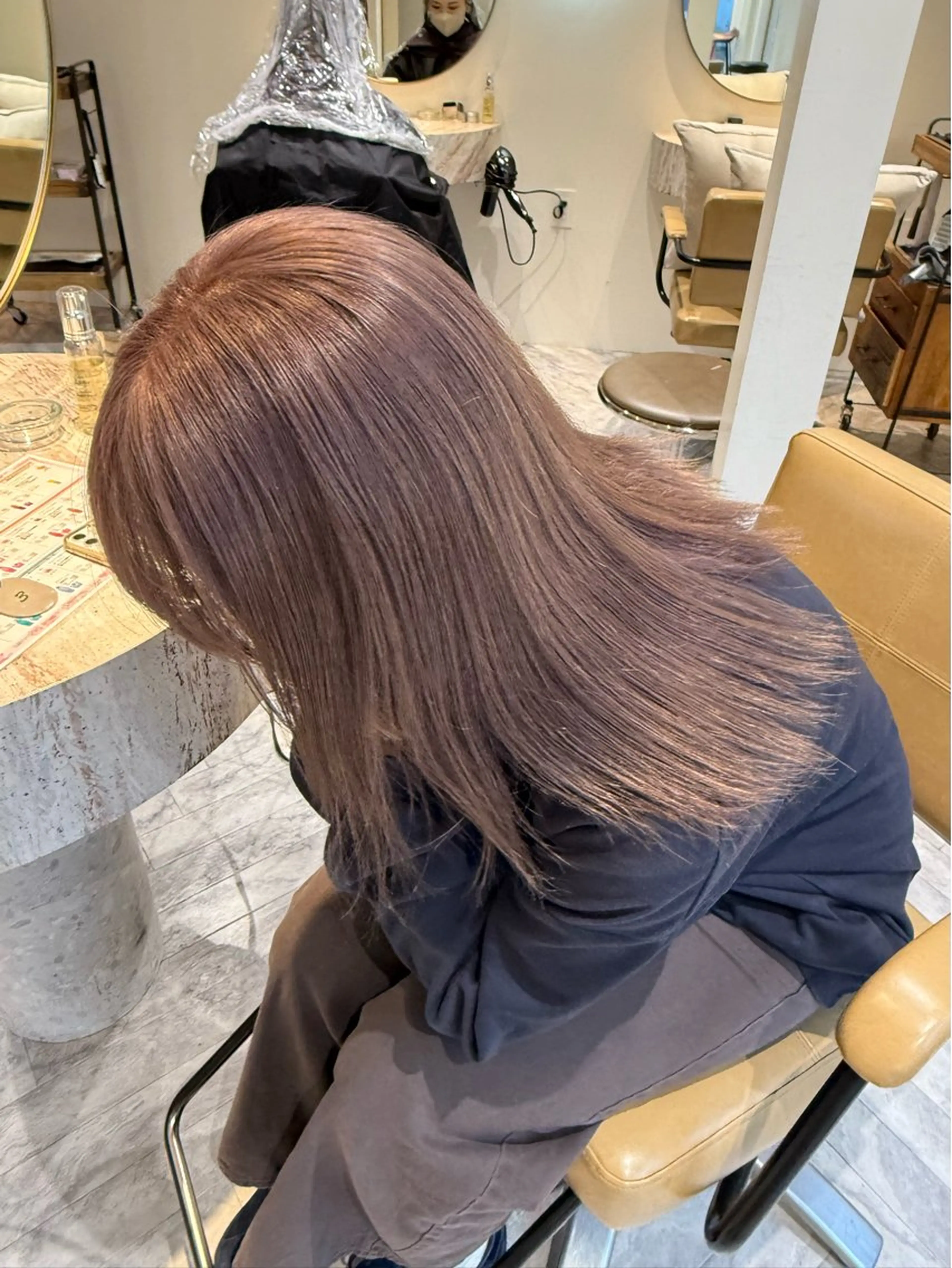 ミディアム カラー ミルクティー× グレージュMOMOのヘアスタイル