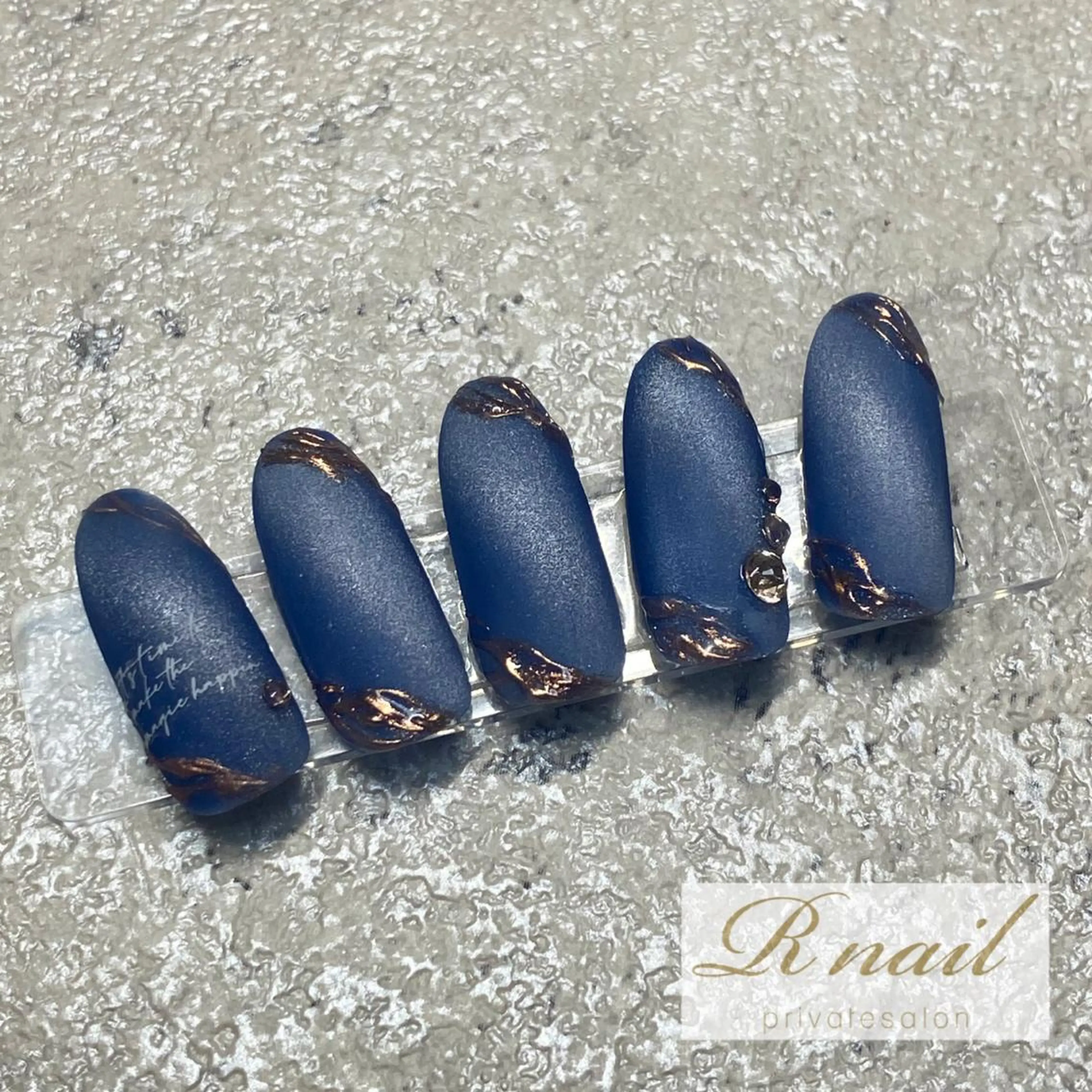 ネイル R nailのネイルデザイン