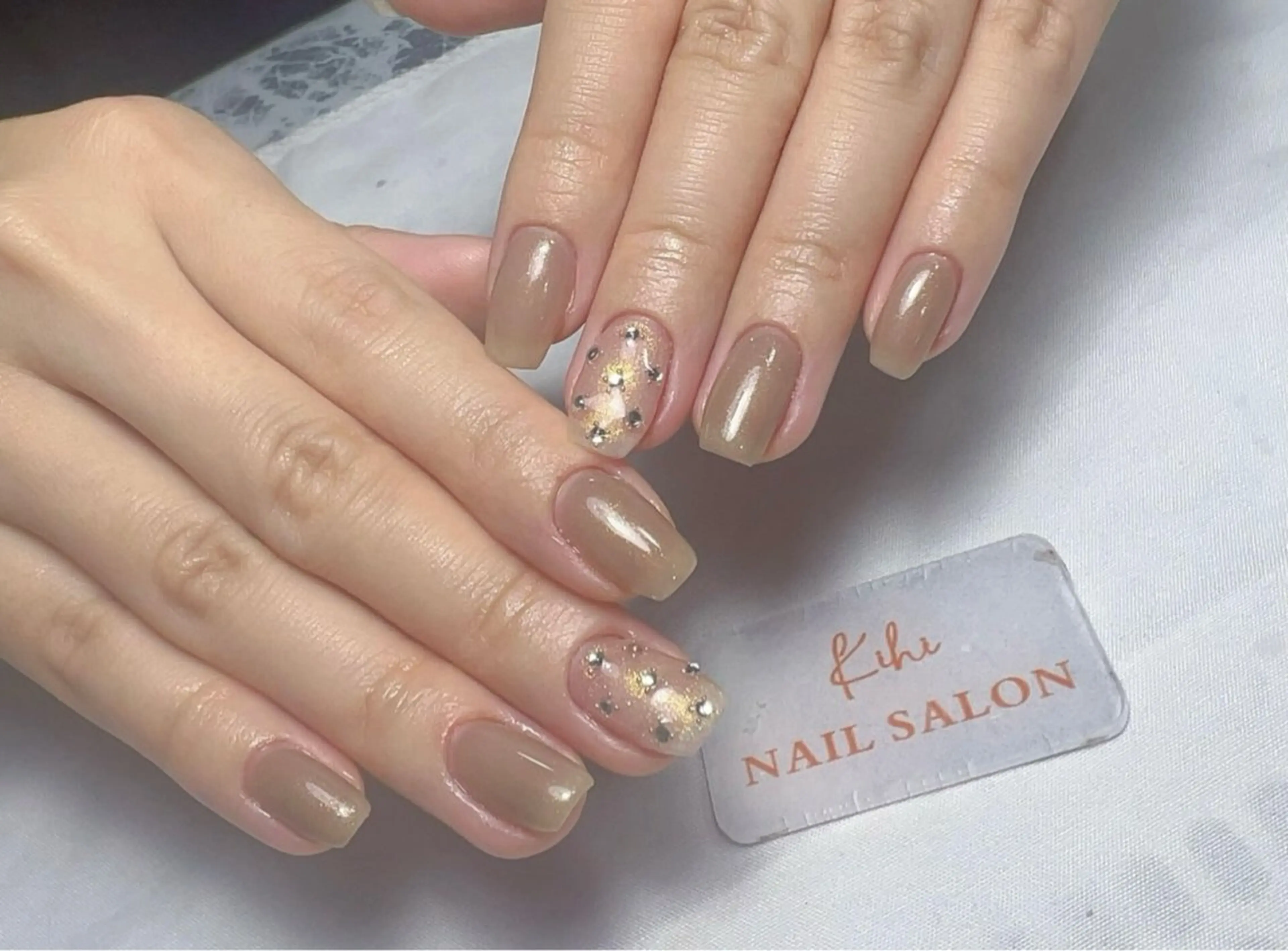 ネイル フレンチネイル ジェルネイル グラデーション キラキラネイル 韓国ネイル 清水 ユナのネイルデザイン