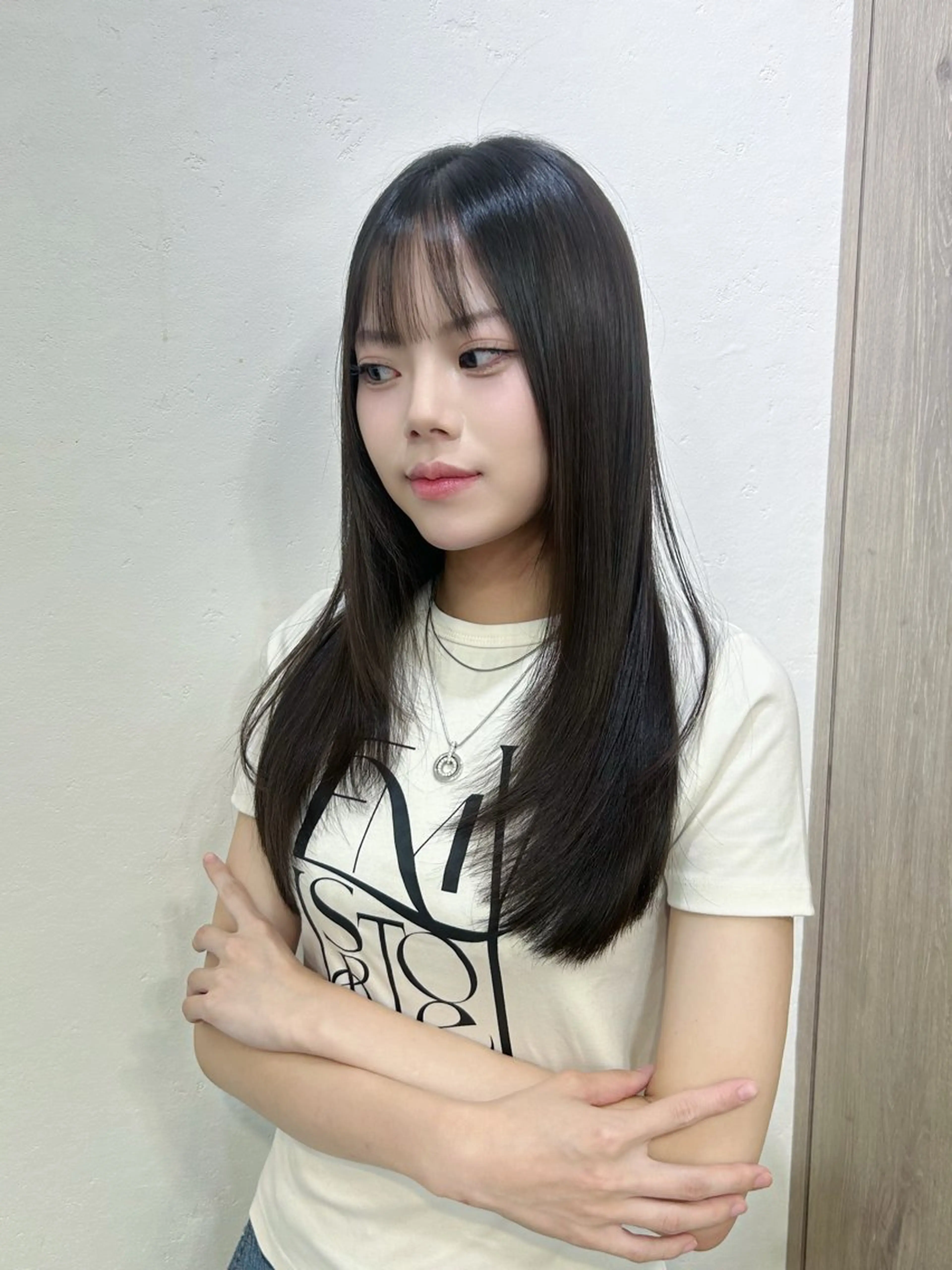 セミロング 光を纏うツヤ感ロング Natsuki🪽のヘアスタイル