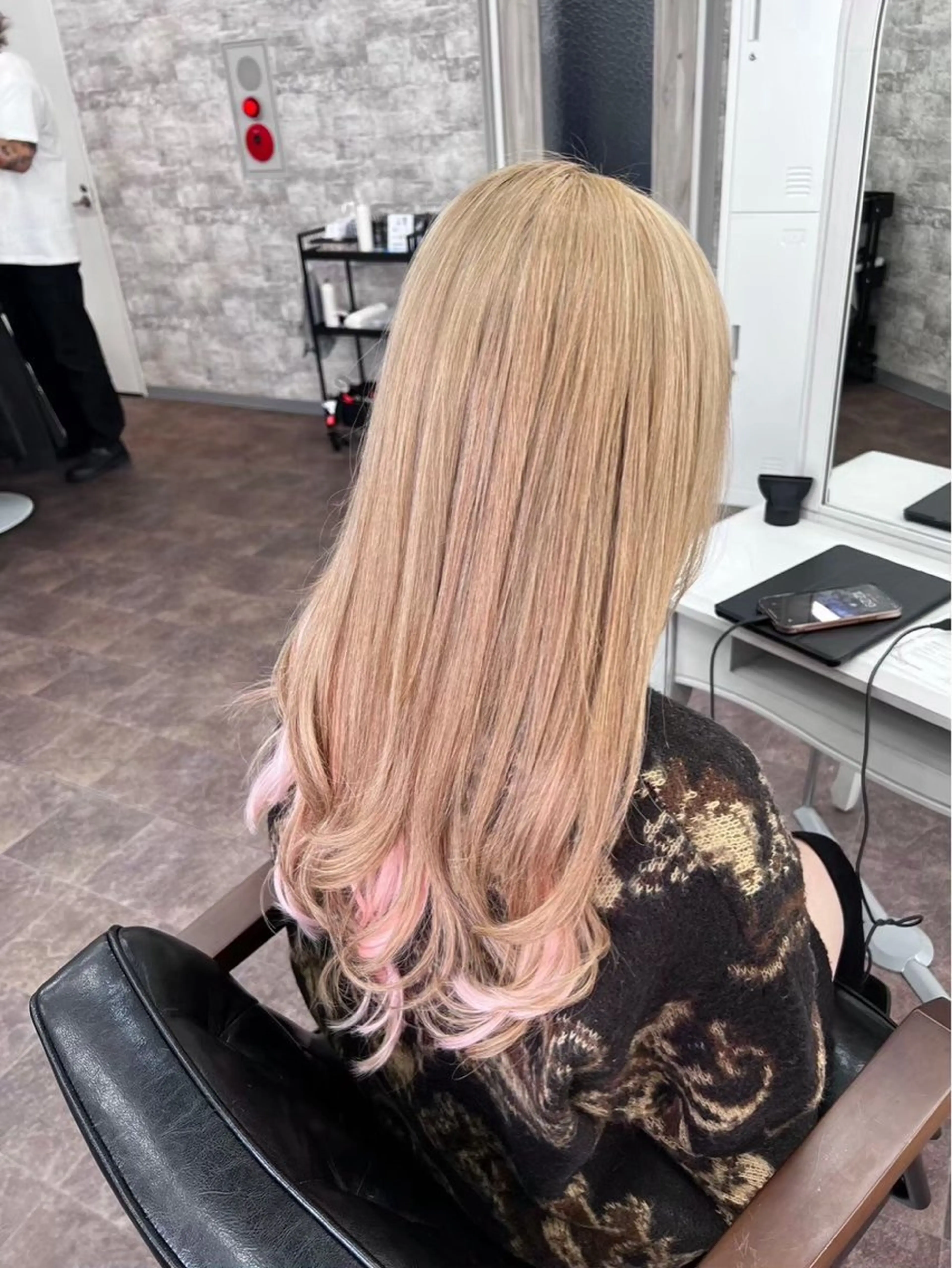 ロング Mejia Riseのヘアスタイル