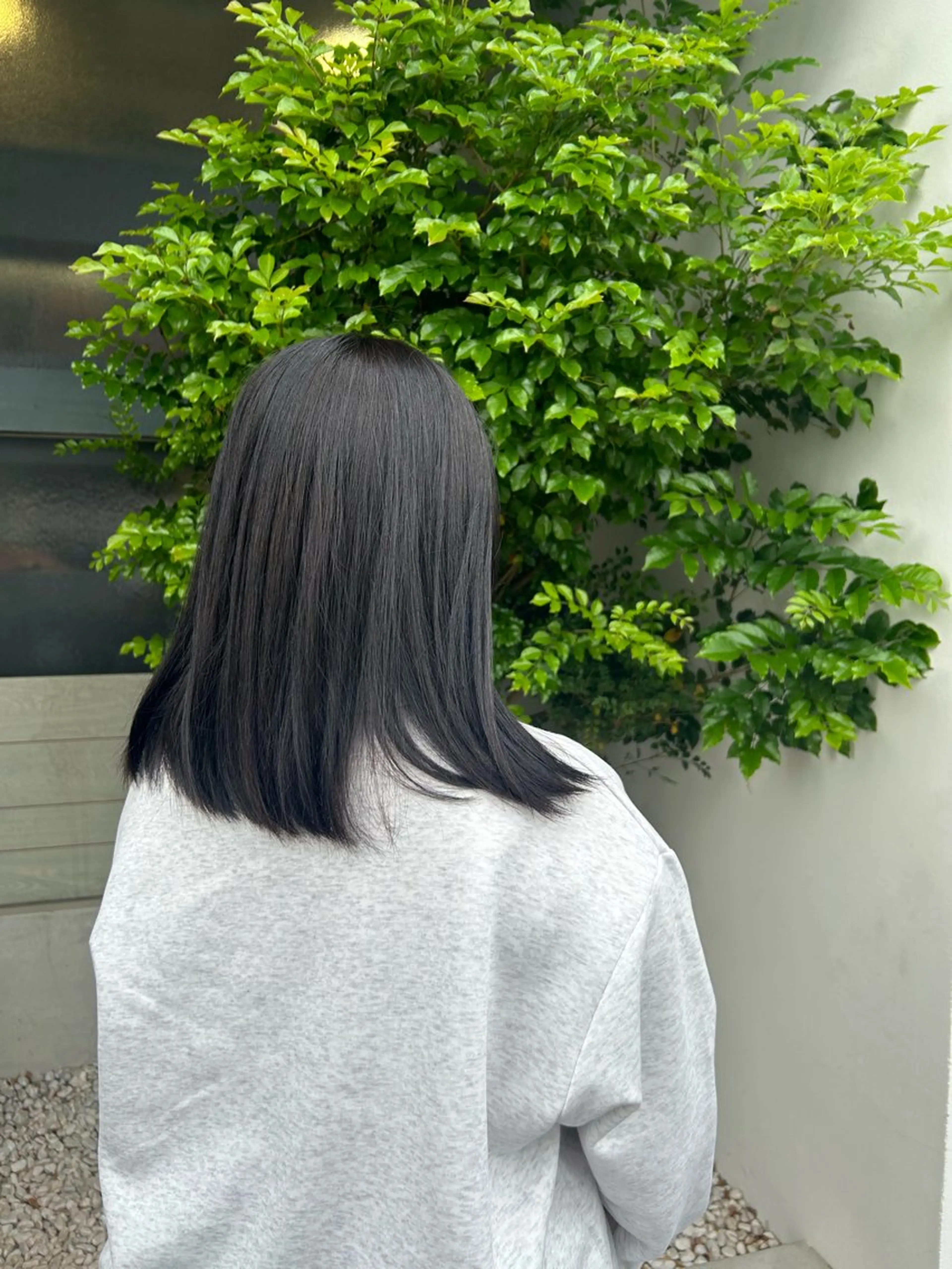 カラー 黒髪 ブルーカラー ブルーブラック 福井 愛瑠のヘアスタイル