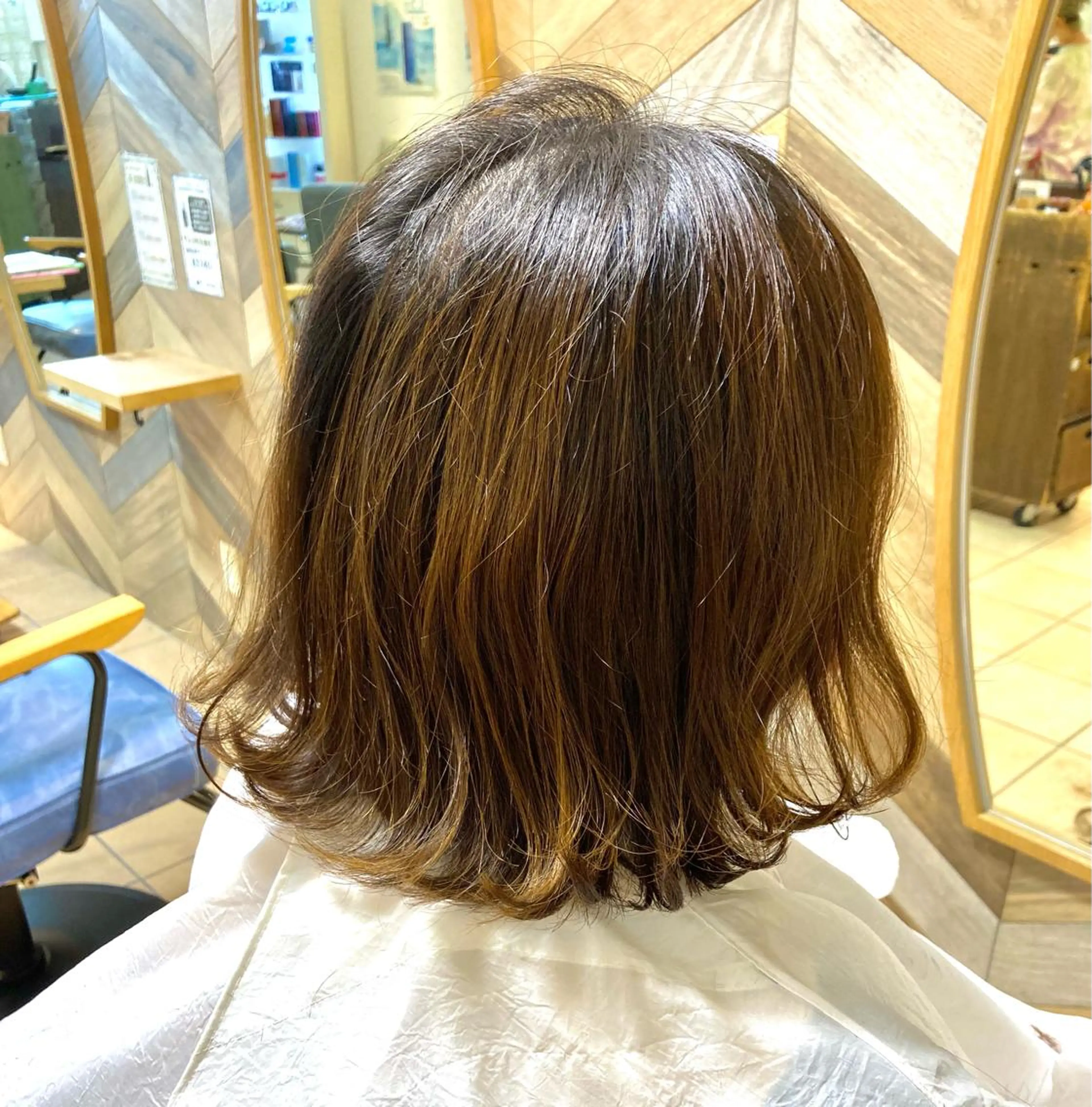 ショート 外ハネヘア カット 奥谷 美代子のヘアスタイル