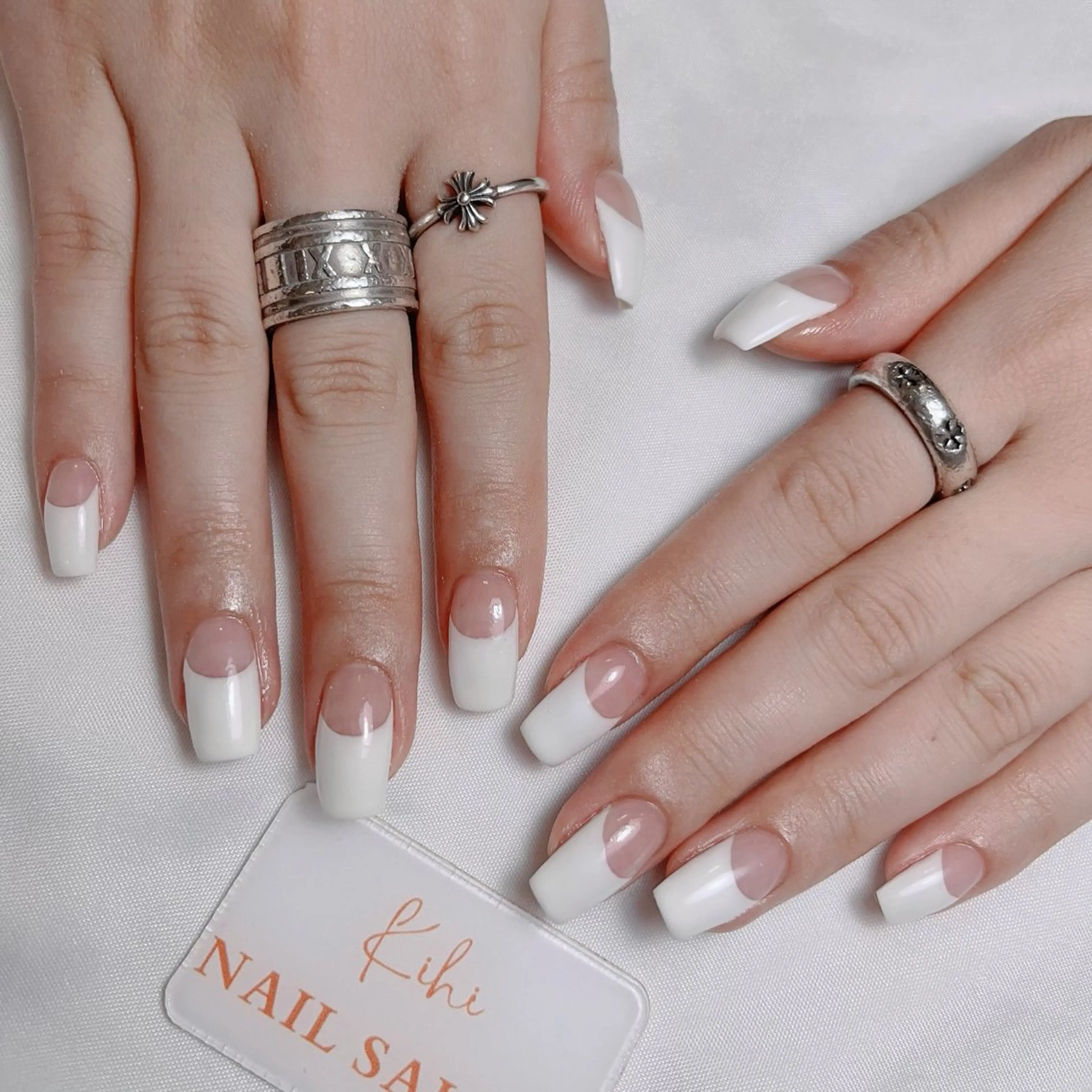 ネイル アートネイル フレンチネイル ジェルネイル グラデーション 韓国ネイル ハンドネイル ハンドケア さくら💮💮 【オフ無料】のネイルデザイン