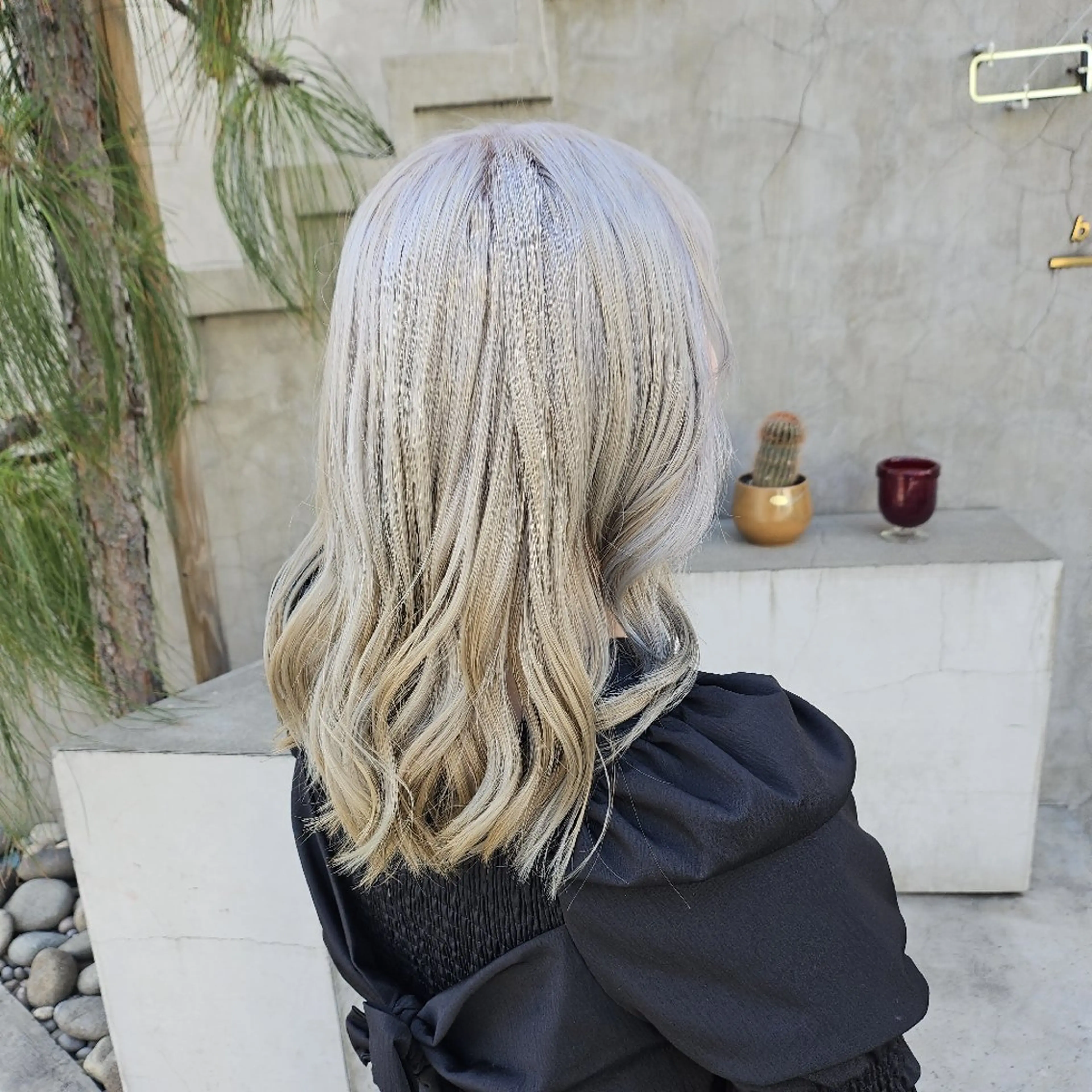 ミディアム カラー シルバー ホワイトシルバー あべかりん/原宿 /マツパ/ハイトーンのヘアスタイル