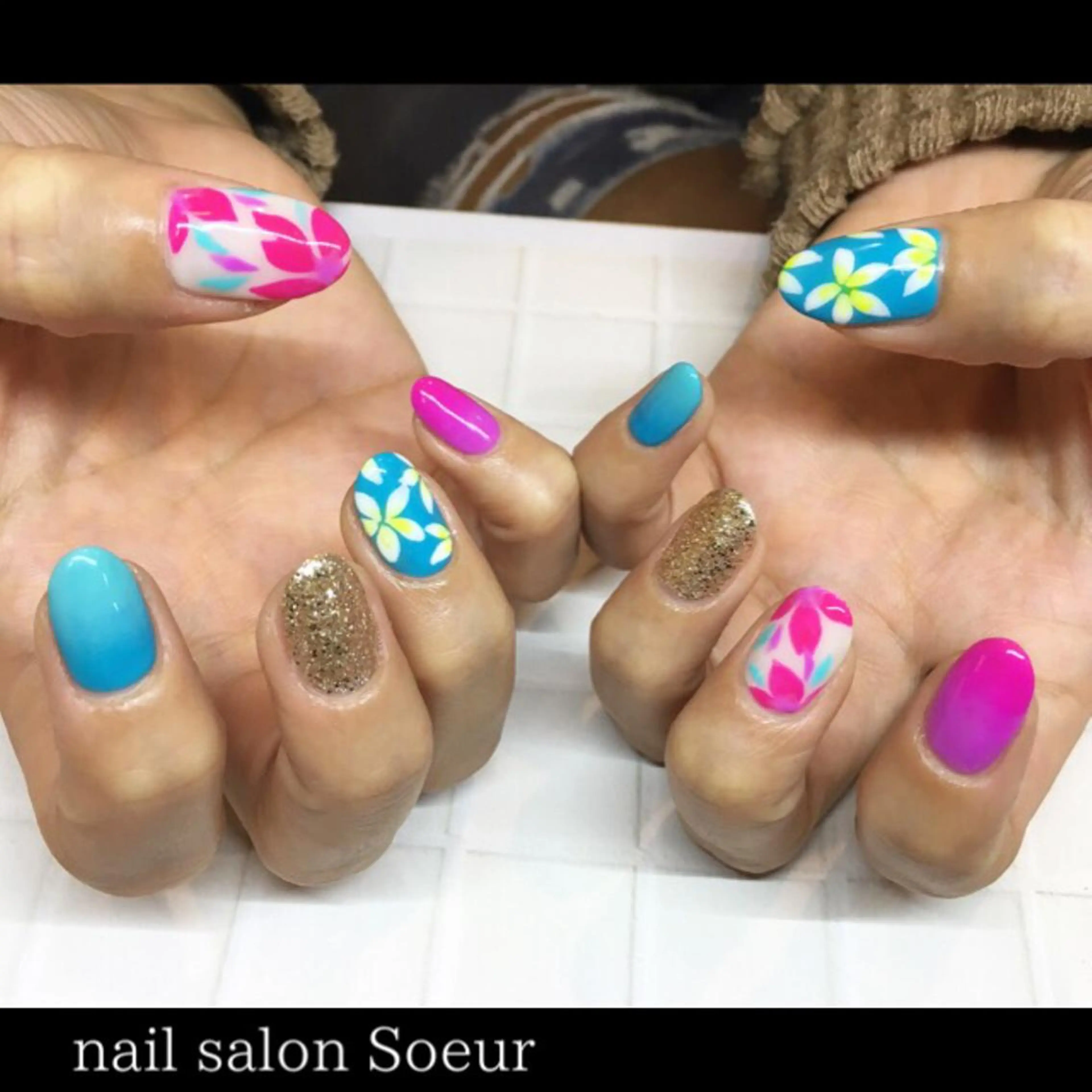 ネイル アートネイル ブラウン フラワーネイル ジェルネイル ラメ(グリッター) ハンドネイル nail salon Soeurのネイルデザイン