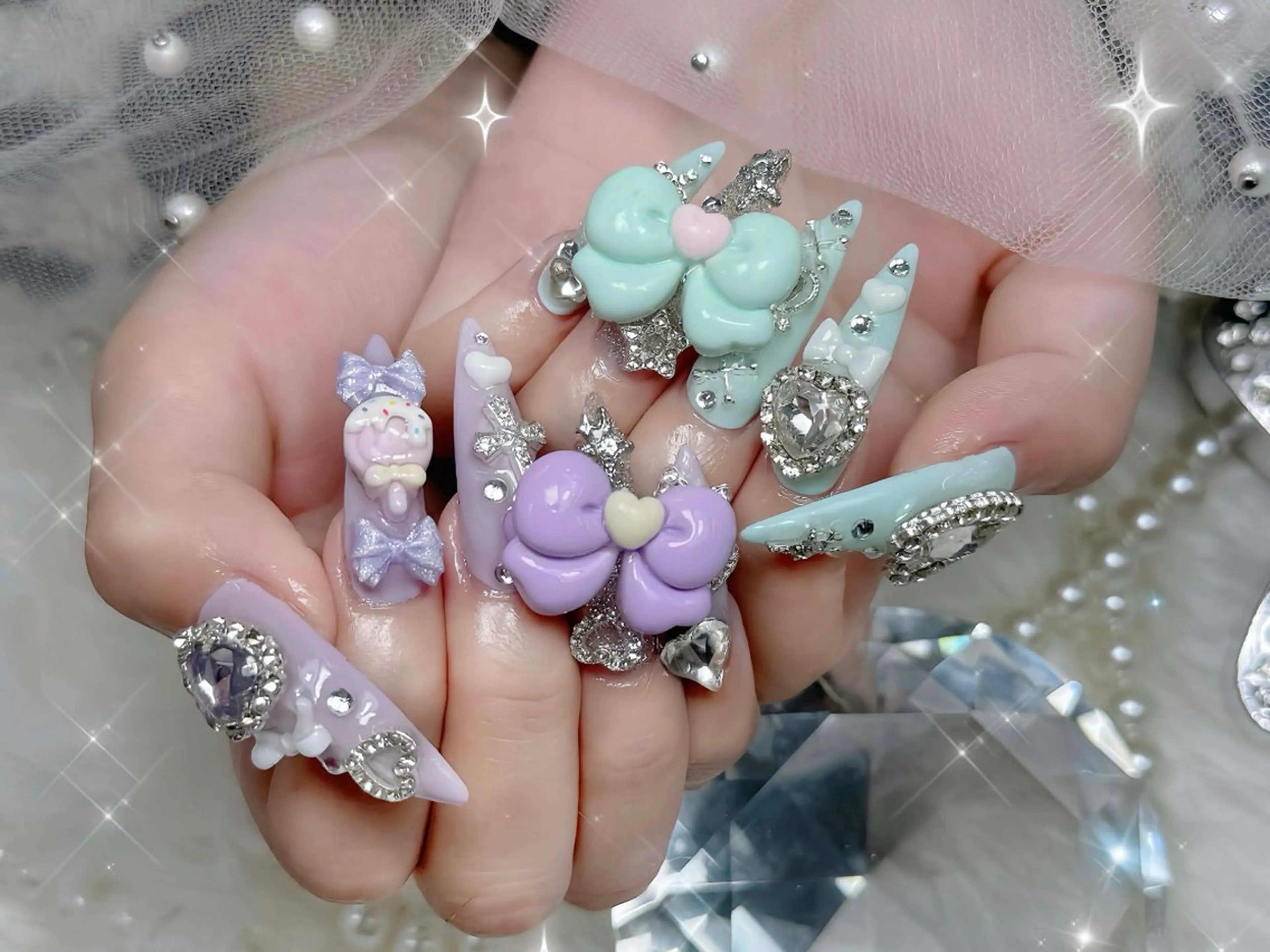 ネイル アートネイル 長さ出し フレンチネイル ジェルネイル キラキラネイル ハンドネイル ハンドケア Nova Nail Nambaのネイルデザイン