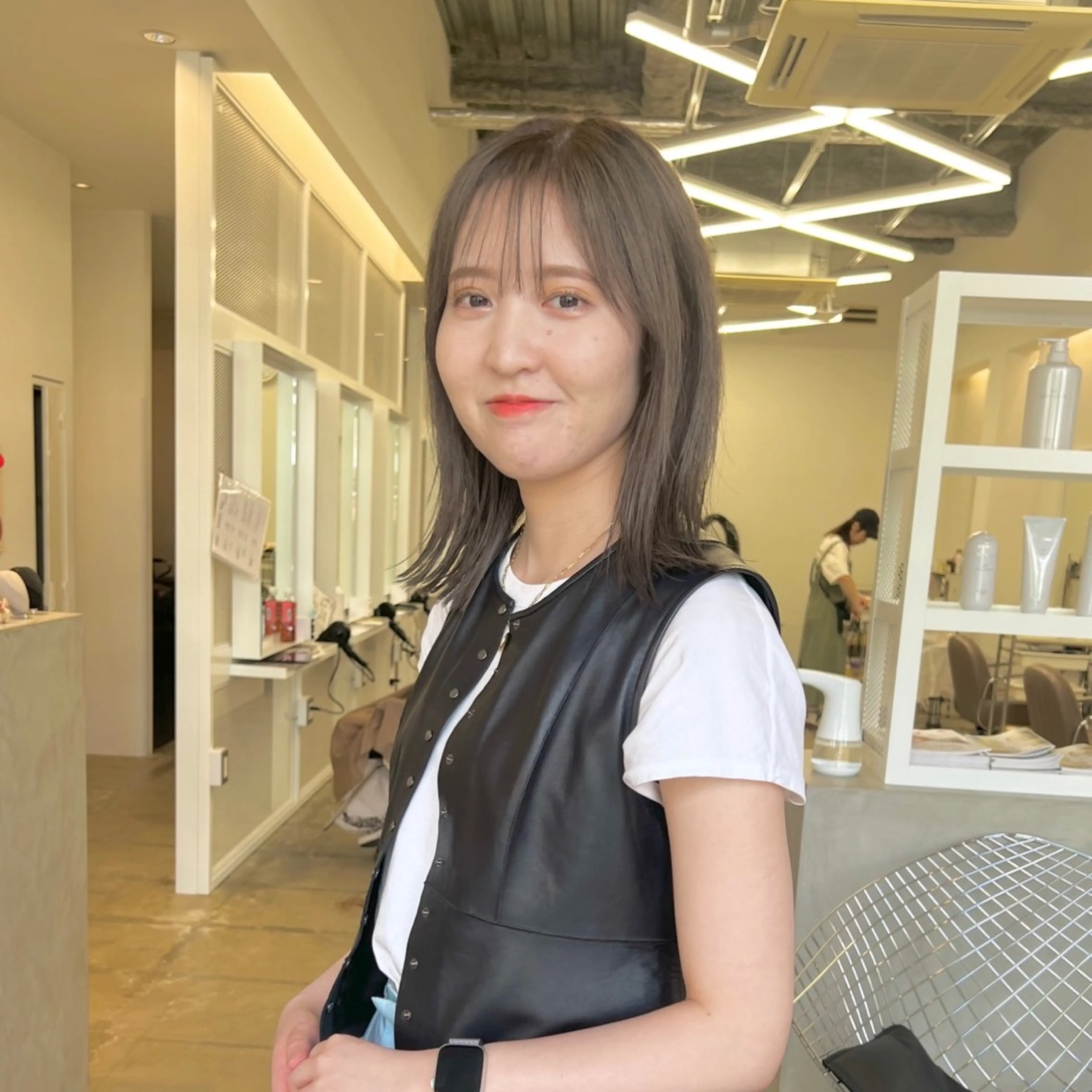 ミディアム カラー ベージュカラー ブリーチ ケアブリーチ カット ヘアカラー クロスパーマ× 透明感カラー✂︎のヘアスタイル