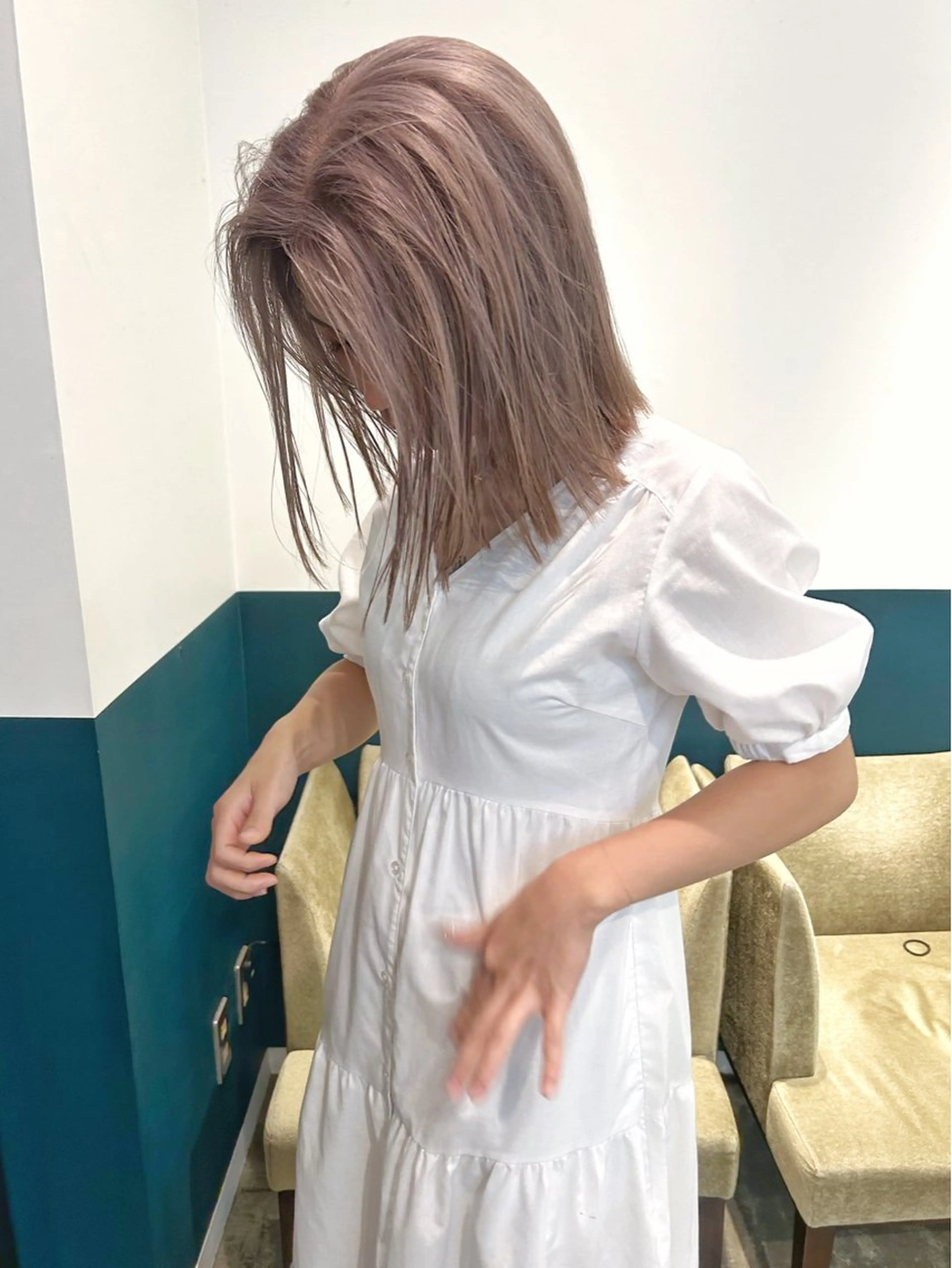 ミディアム カラー グレージュ ボブ カット ヘアカラー カラーリスト菅野 竜矢🌈のヘアスタイル