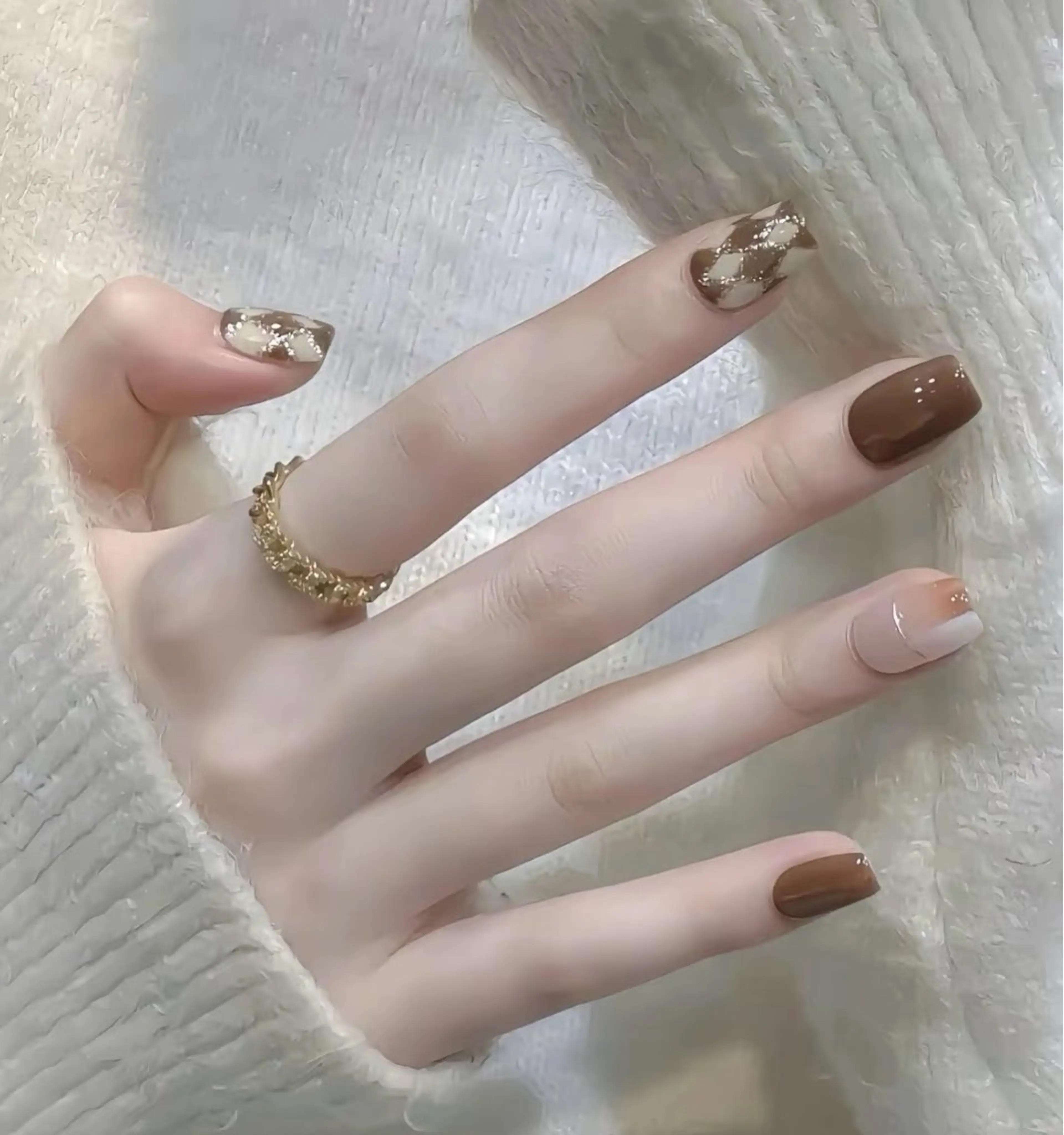 ネイル 高木 維麗絲のネイルデザイン