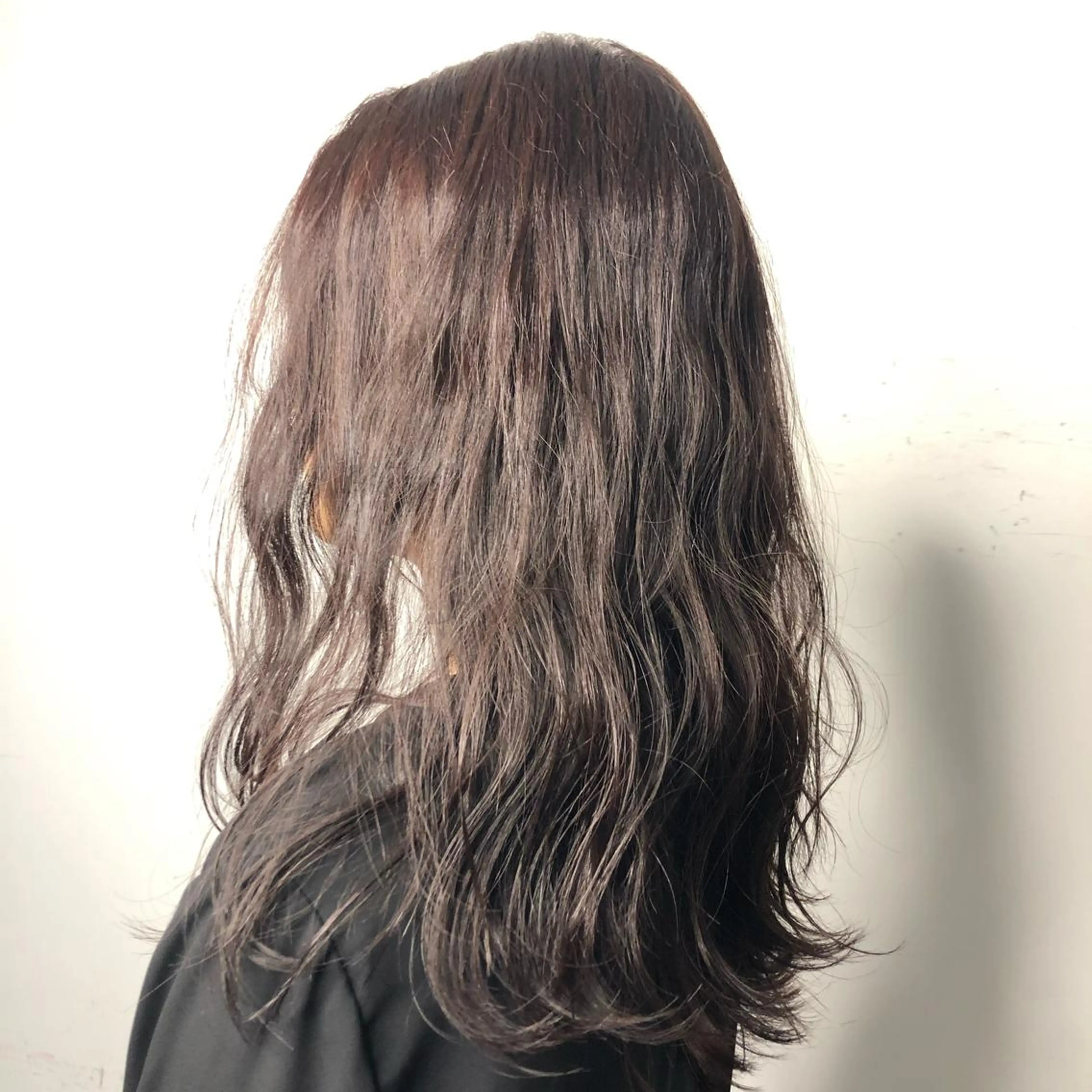 カラー 橋本 茉保のヘアスタイル