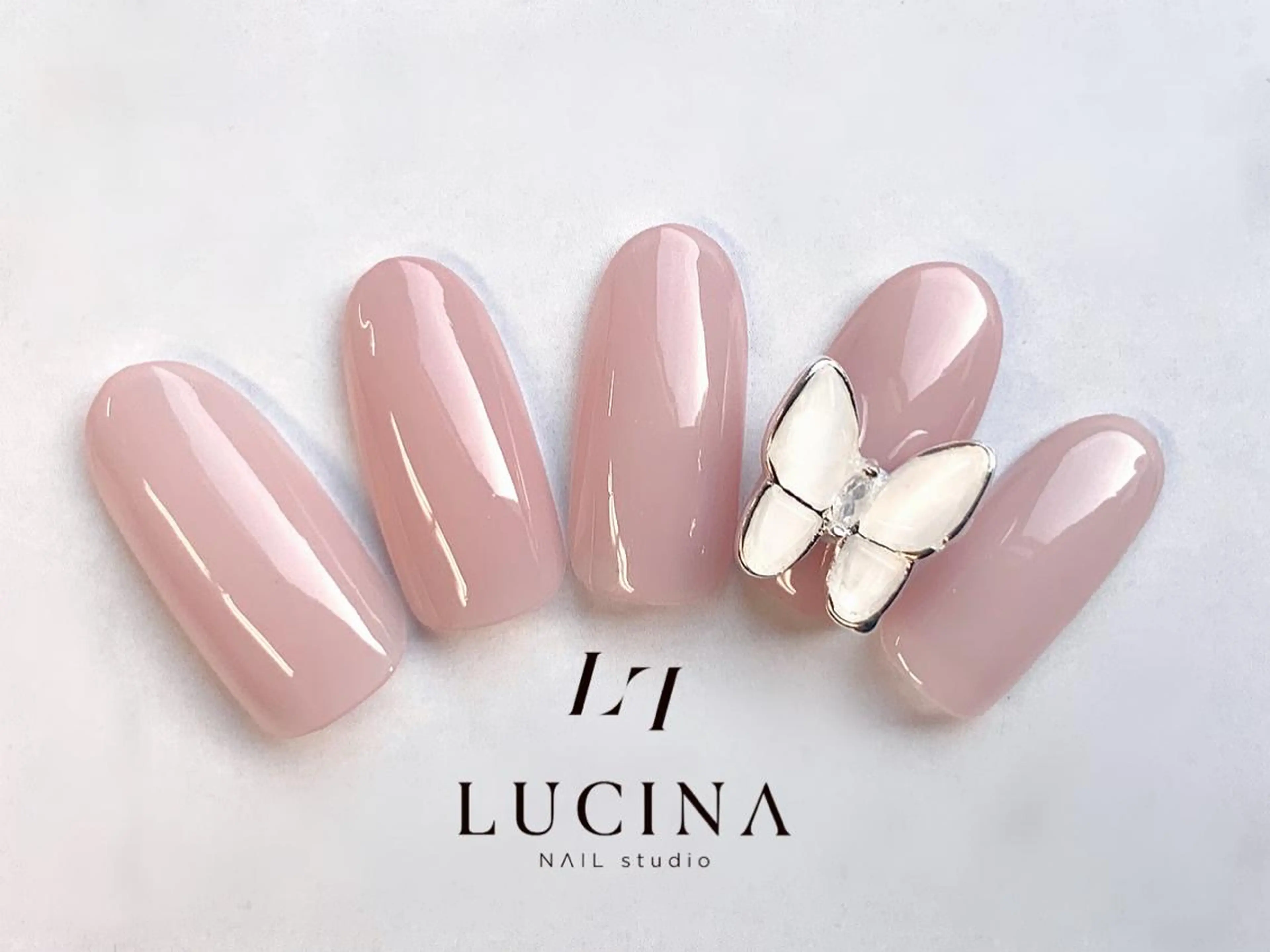 ネイル ワンカラーネイル 新橋 ルキナ スタッフのネイルデザイン