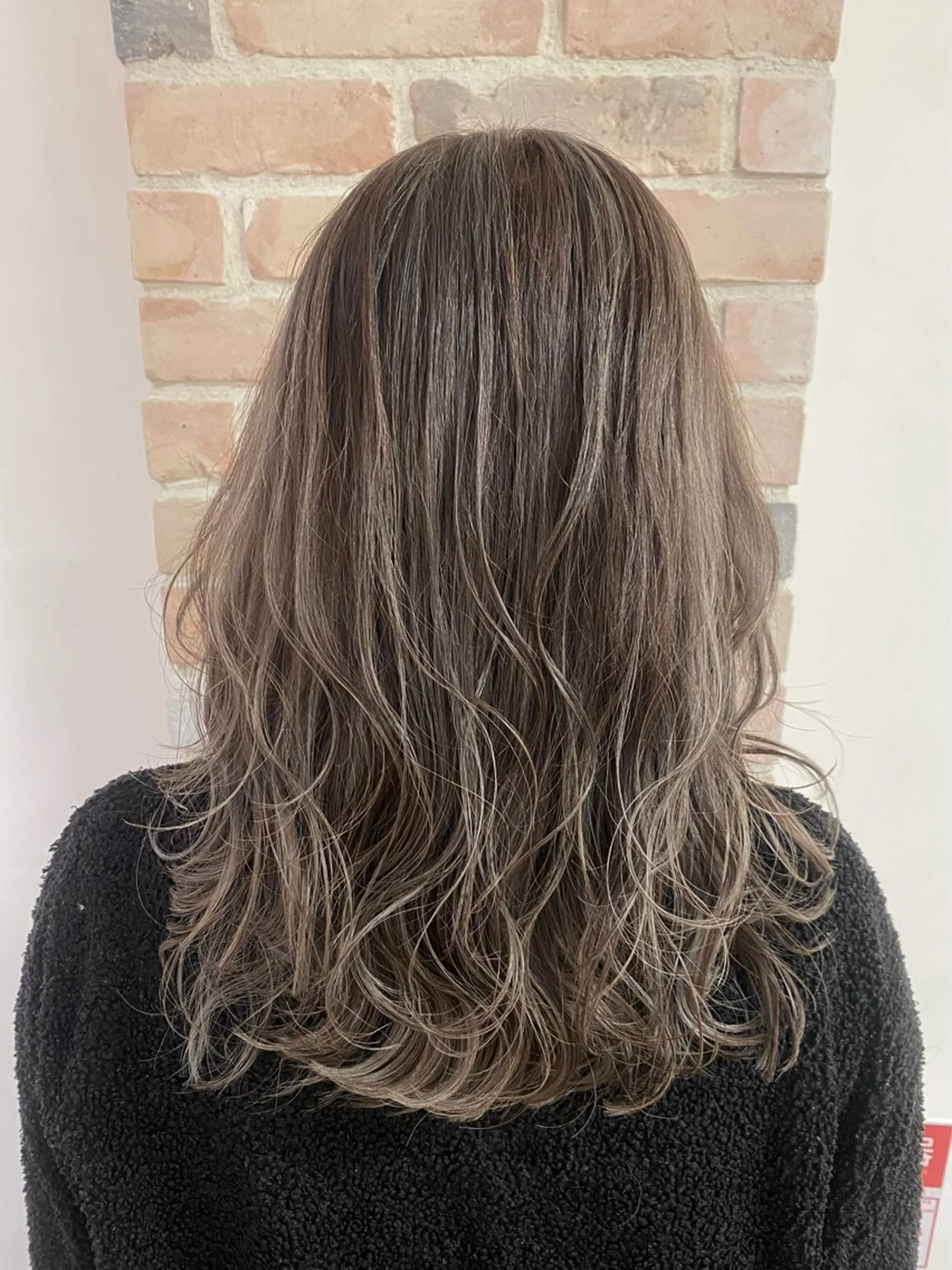 ロング カラー 古川 琴美のヘアスタイル