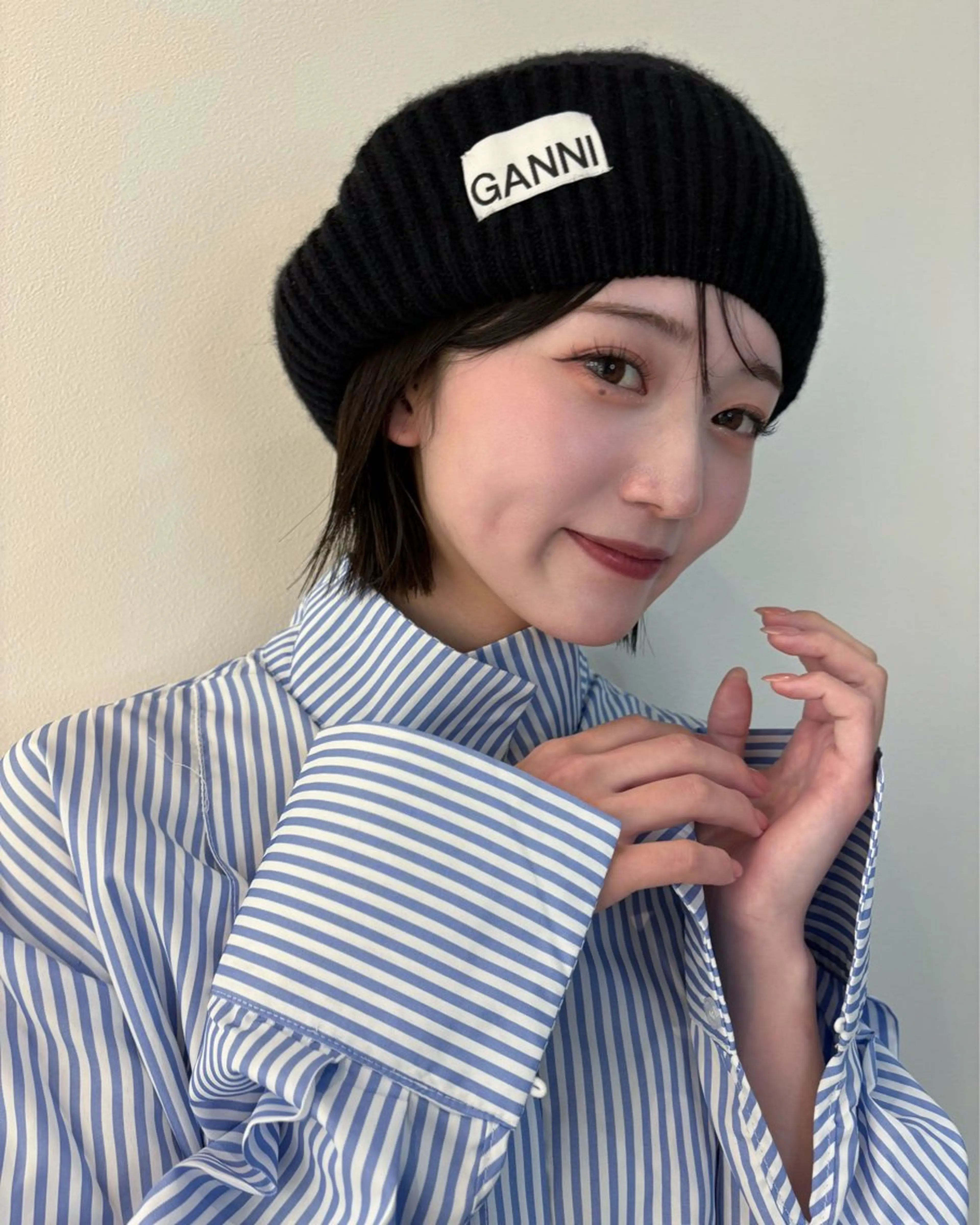 ショート カット ヘアカラー 脇野 茉優のヘアスタイル