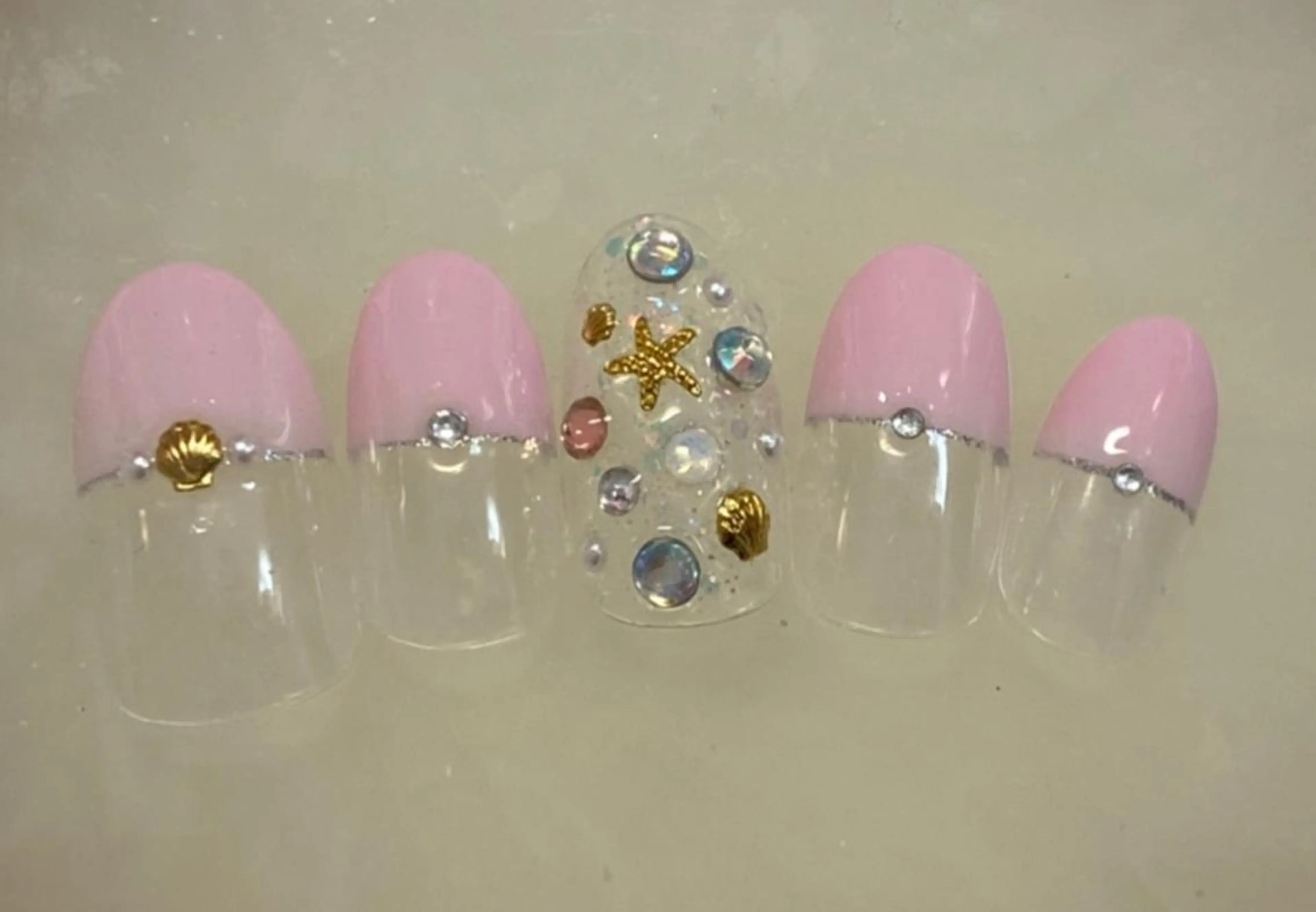 ネイル ネイルPetit Ribbonのネイルデザイン