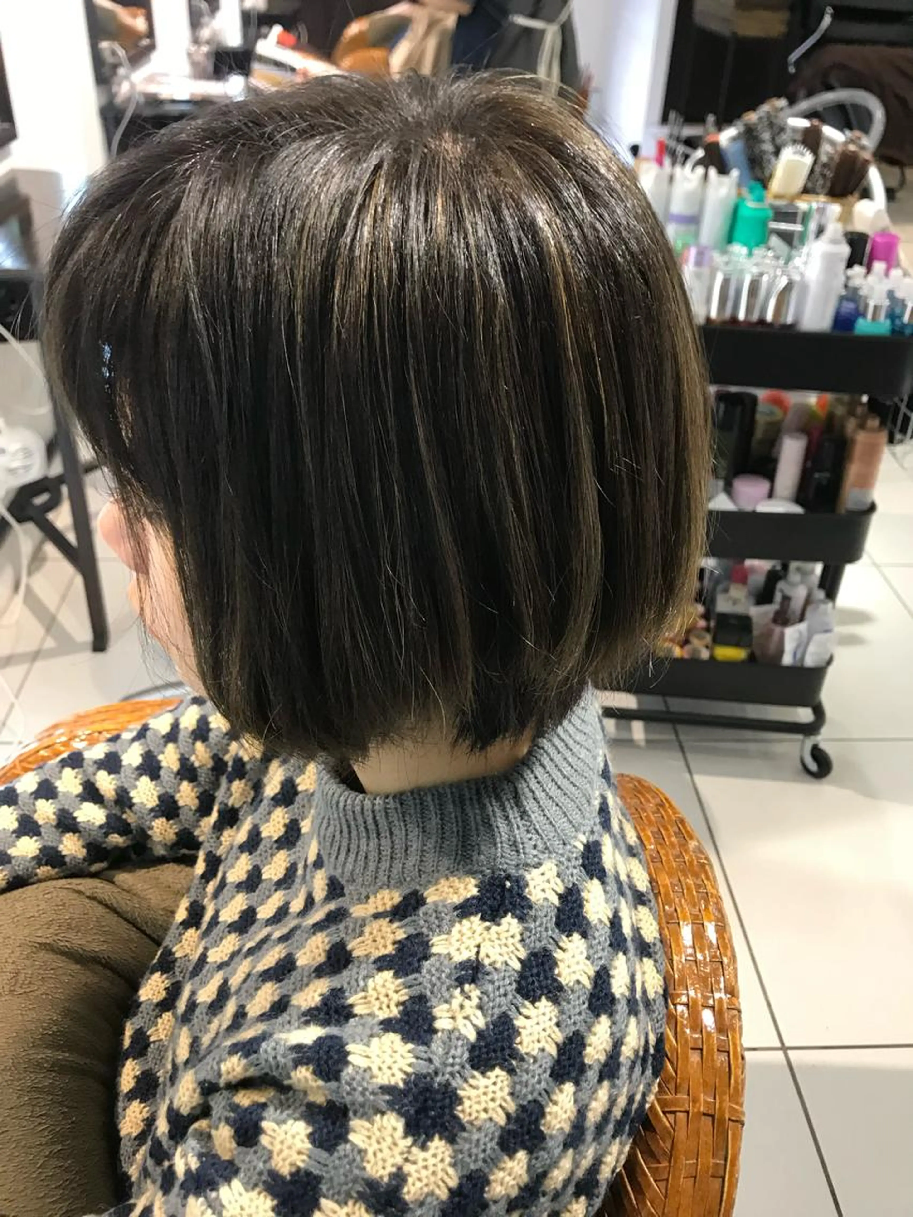 カット+全体カラーの写真