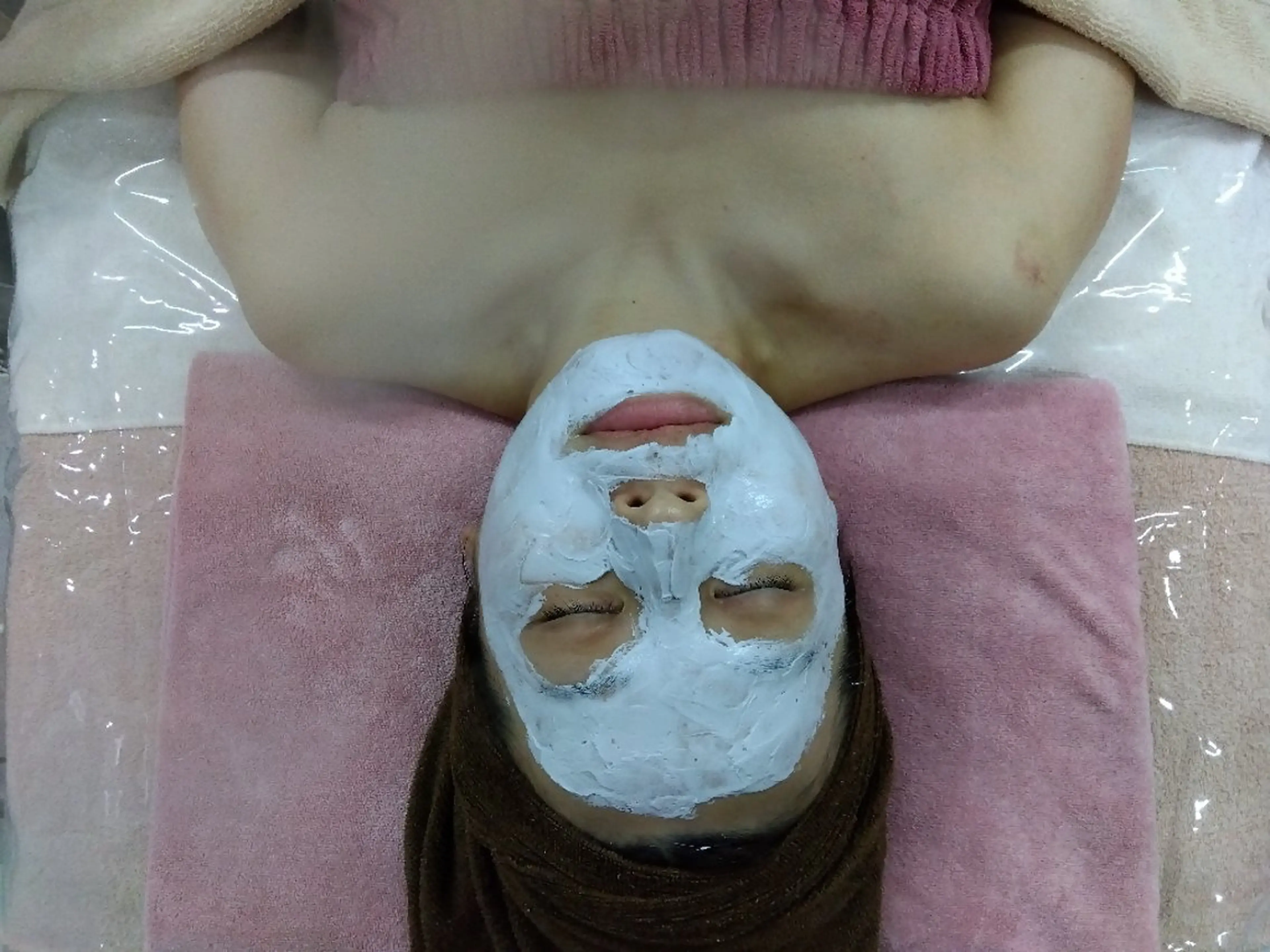 美白シミケアコース☆タラソクレイパック60分(超音波スクライバー、ポレーション導入付き)の写真