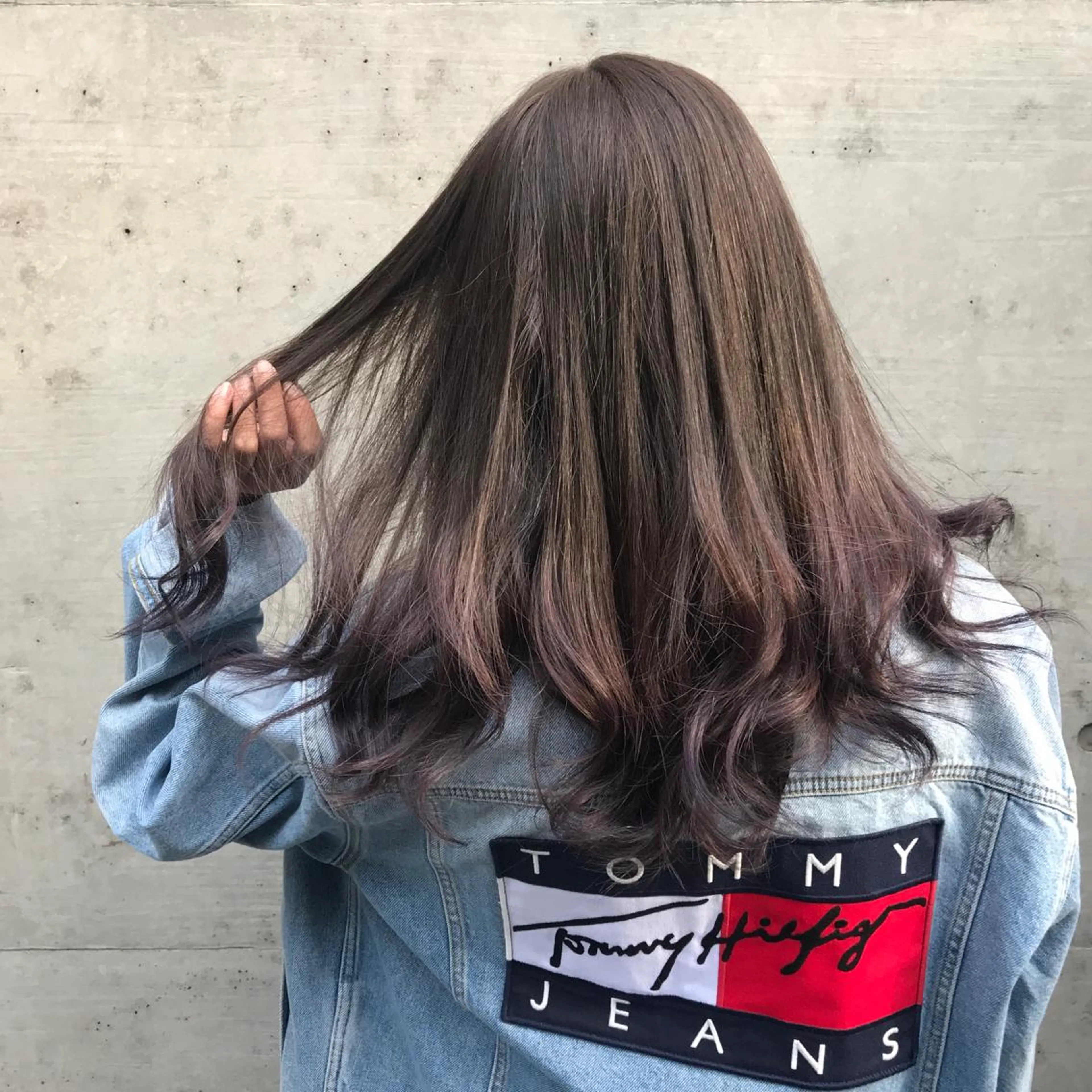 ミディアム カラー グレージュ バイオレットカラー ヘアカラー cfr professional artist salon所属・佐野 智史のヘアスタイル